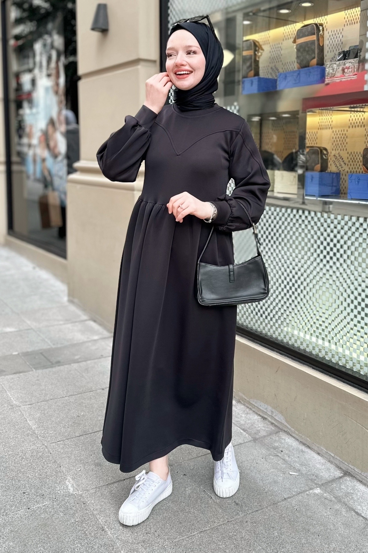 Gizce-Ranas Black Dress 4