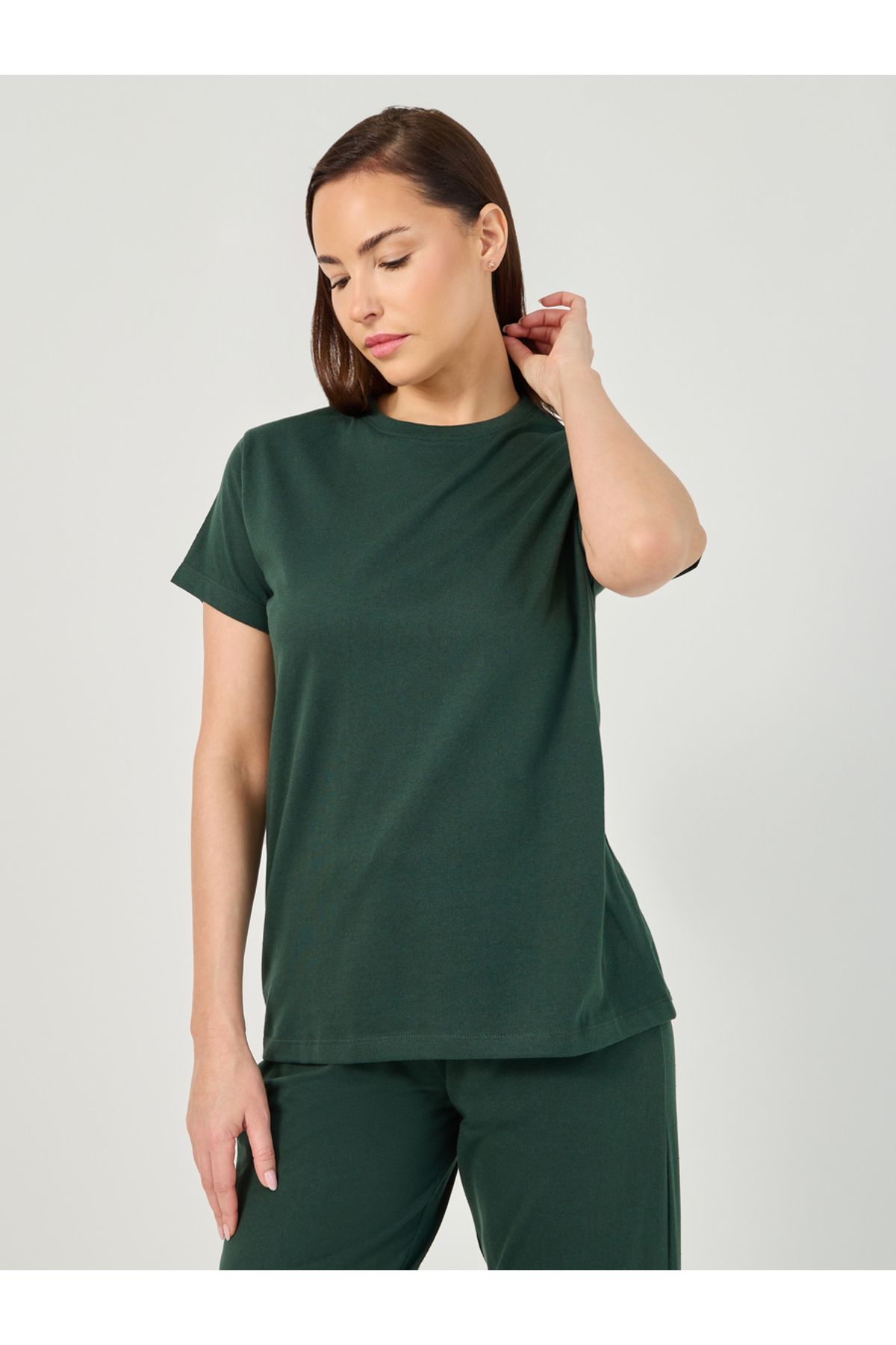 Styli-Solid Round Neck T-Shirt and Pyjama Set 3