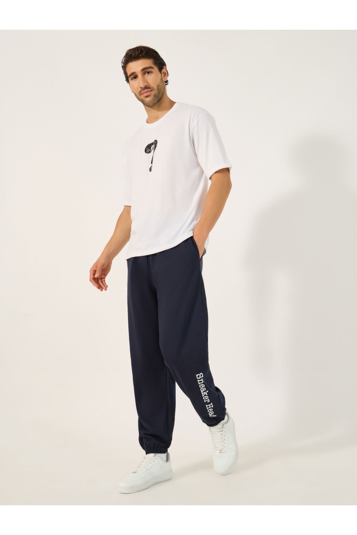 Styli-Slogan Print Relaxed Fit Cotton Terry Joggers 2