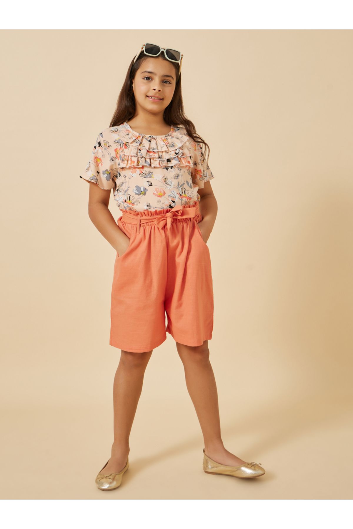 Styli-All-Over Flower Print Top with Shorts Set 4