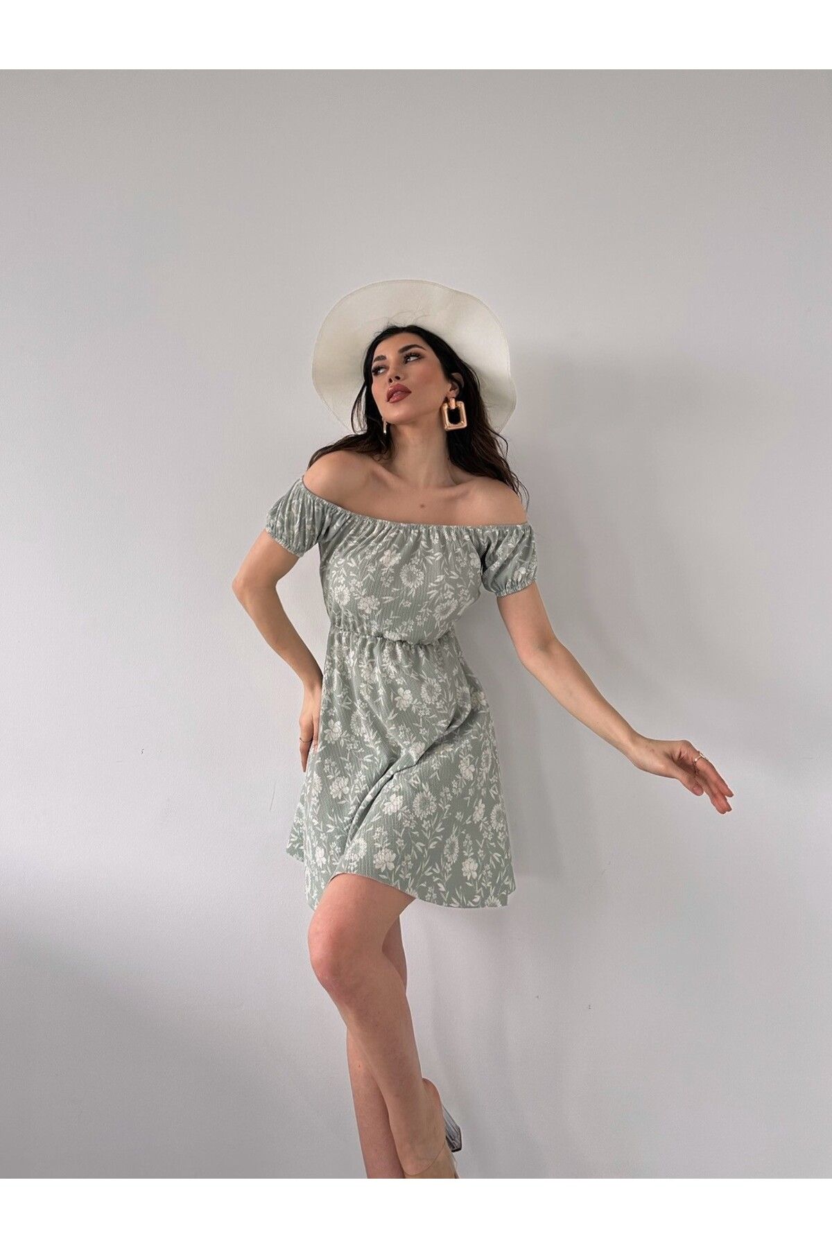 OEM Madonna Yaka Çiçek Desenli Krinkıl Elbise