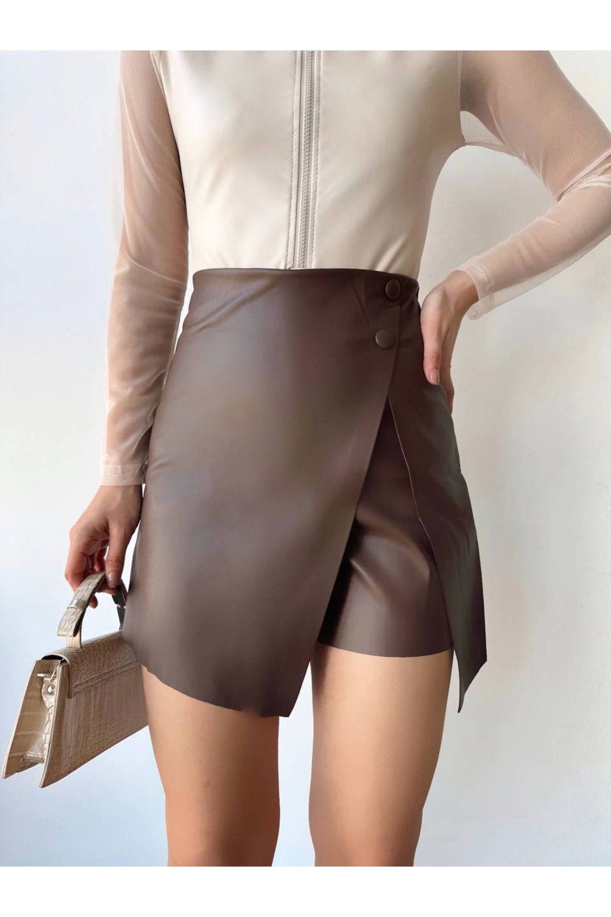 İntive Lingerie MİNİ DÜĞMELİ ŞORTLU ETEK