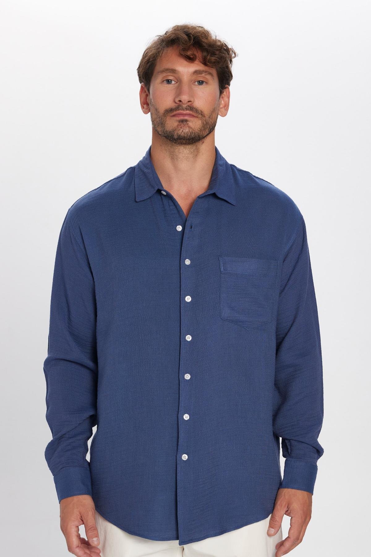 Tudors  Erkek Relax Fit Rahat Kesim Oversize Müslin Viskon Pamuklu Tek Cepli Düz İndigo Gömlek - Görsel 3