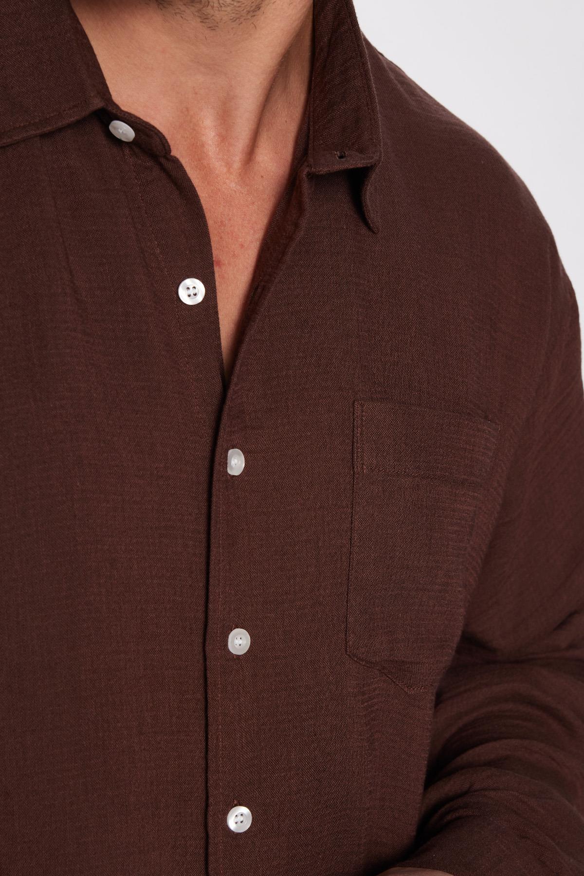 Tudors  Erkek Relax Fit Rahat Kesim Oversize Müslin Viskon Pamuklu Tek Cepli Düz Kahverengi Gömlek - Görsel 4