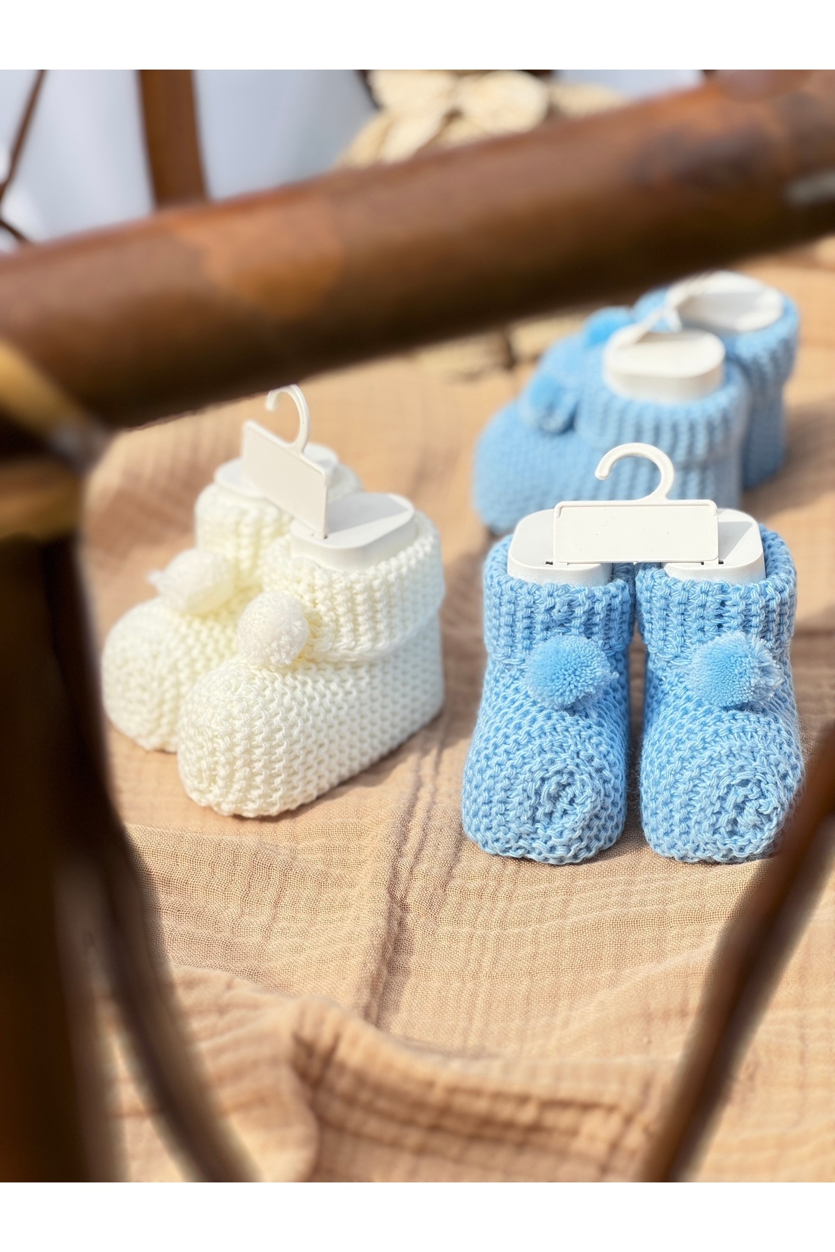 BETSY STUDIO Örgü Bebek Beyaz Patik Yenidoğan Bebek Hediyelik fotoğrafı 2 (önizleme)