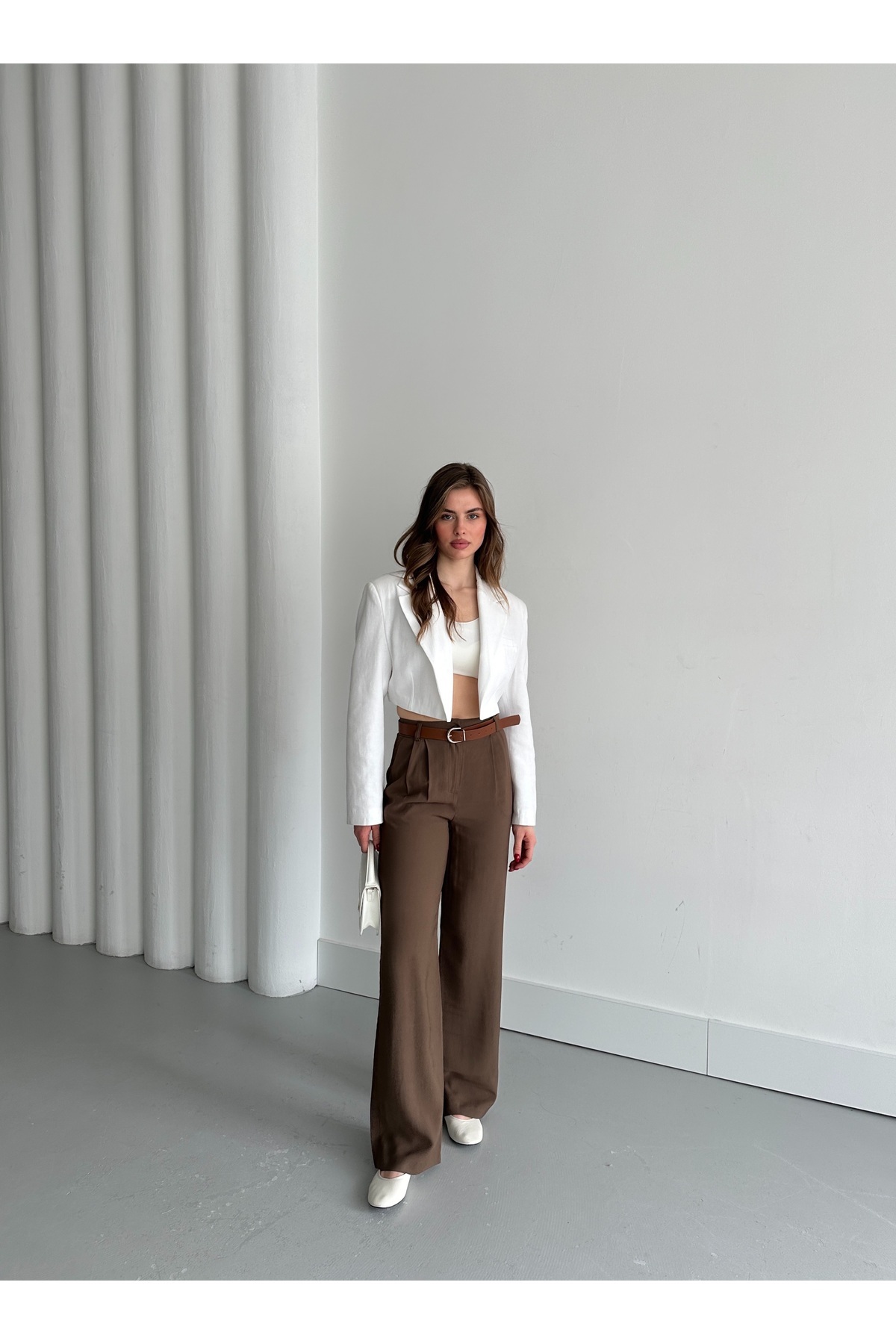 Laluvia-Braune, doppelt plissierte Hose mit Gürtel – 3780 5