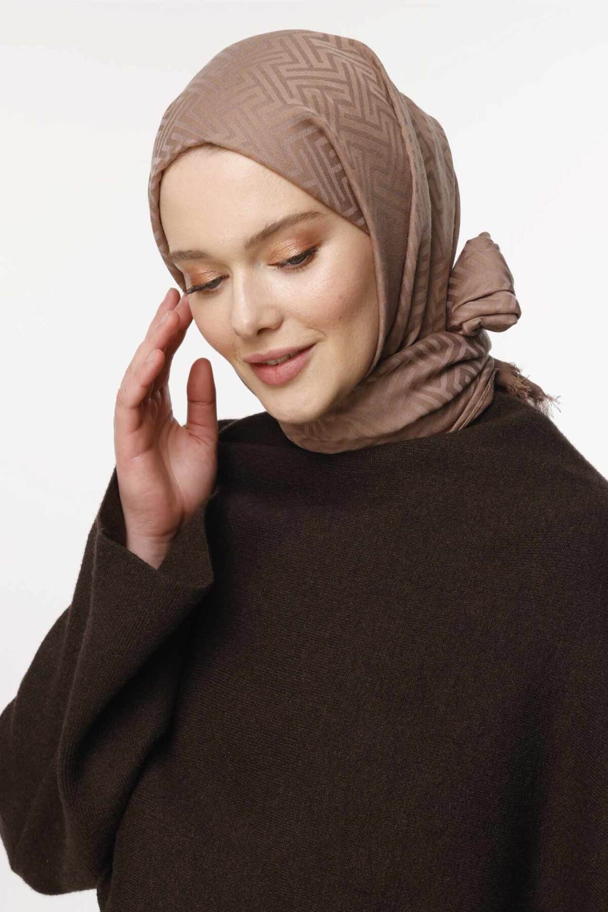 VALORSCARF-Labyrinth Pattern Shawl - Mocha 2