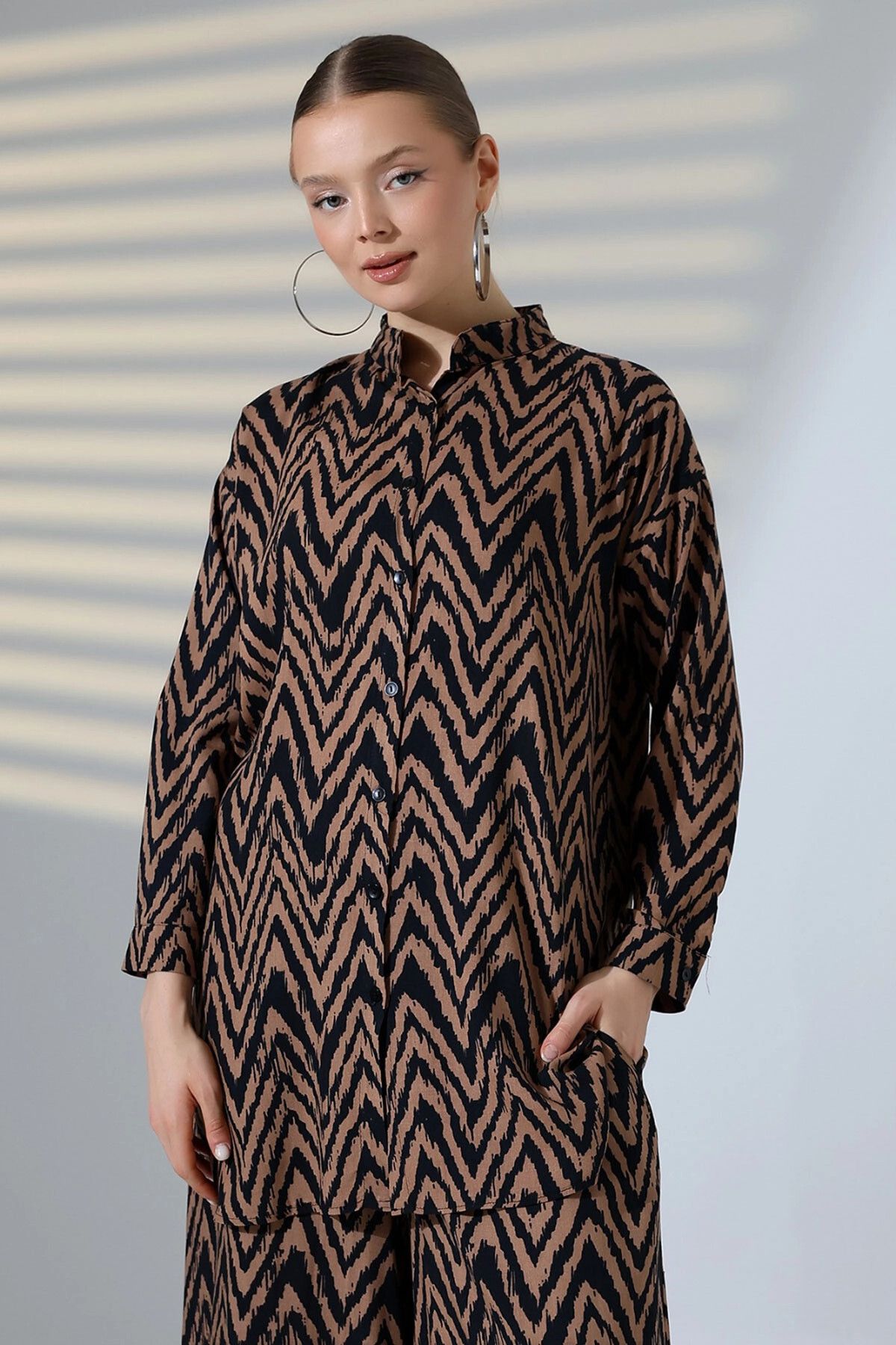 bacc-Brown Judge Collar Zigzag Patterned Shirt and Trousers Woven Bottom Top Set Bcvl-25V053-1 4