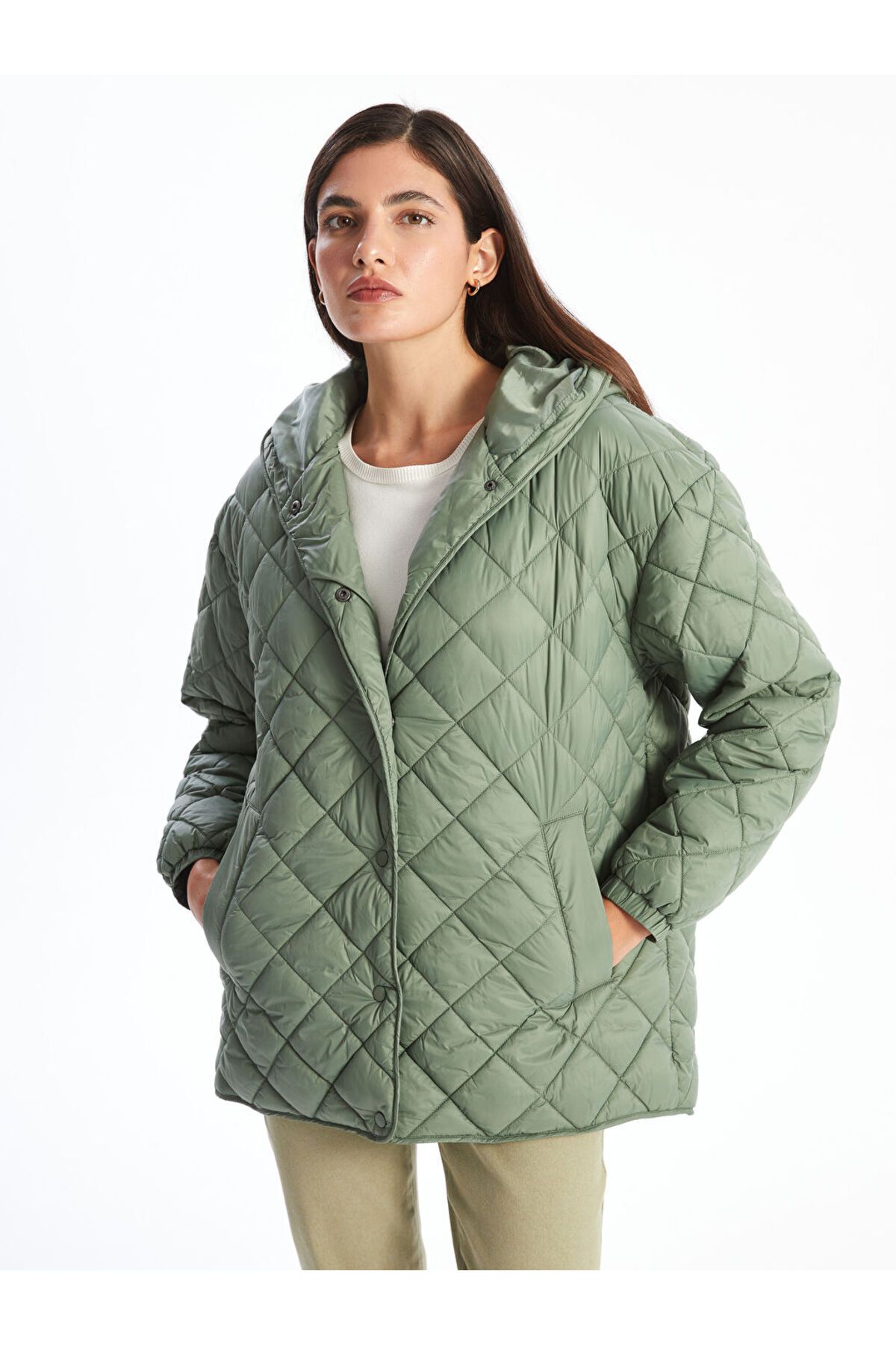 LC Waikiki Kapüşonlu Kapitone Oversize Kadın Şişme Mont