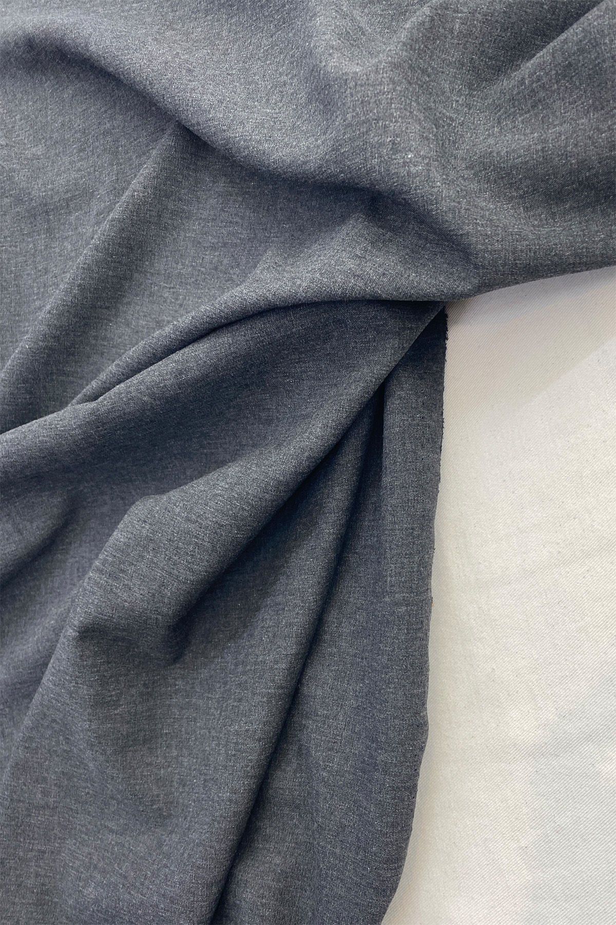 Yiğit Kumaş-Anthracite Linen Fabric 4