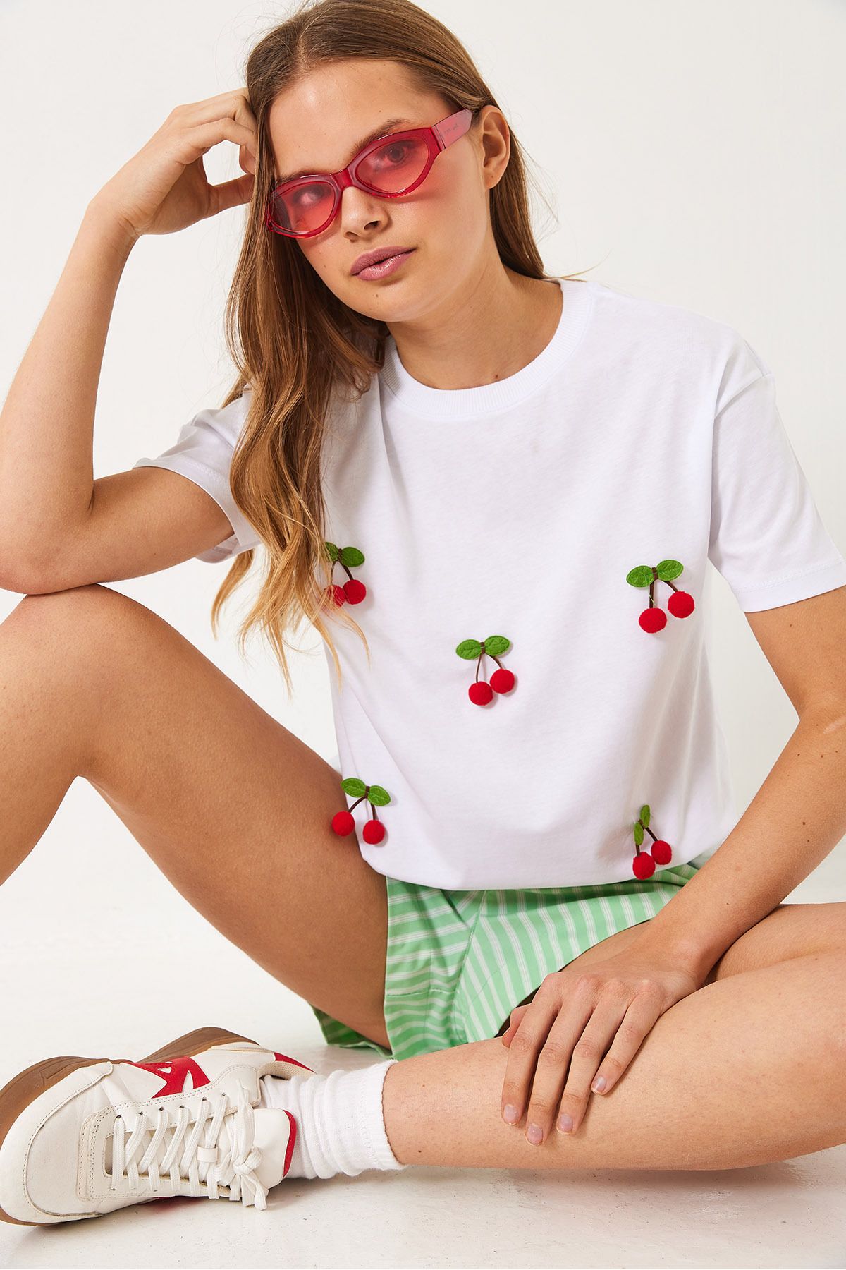 Bianco Lucci-Women's Short Sleeve Cherry Accessory T-Shirt 60602016 5
