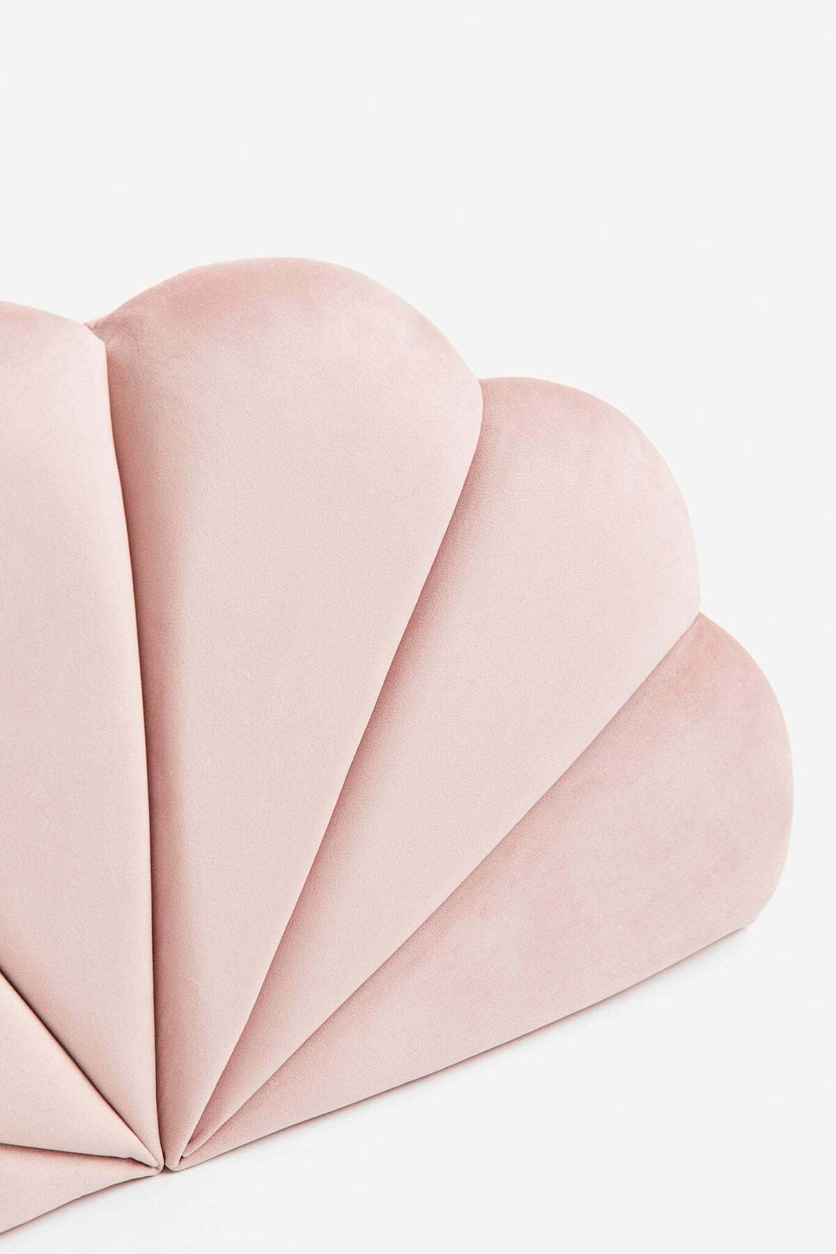 H&M-Upholstered headboard 1