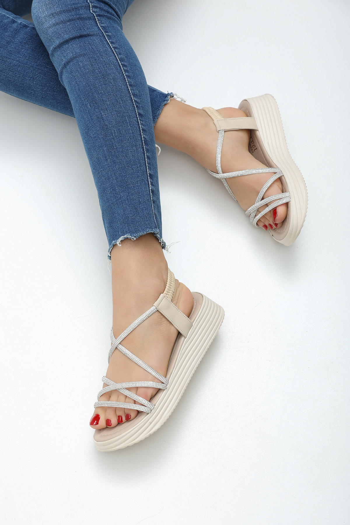 expres moda BİLEKTEN ÇAPRAZ BANTLI TAŞLI SANDALET