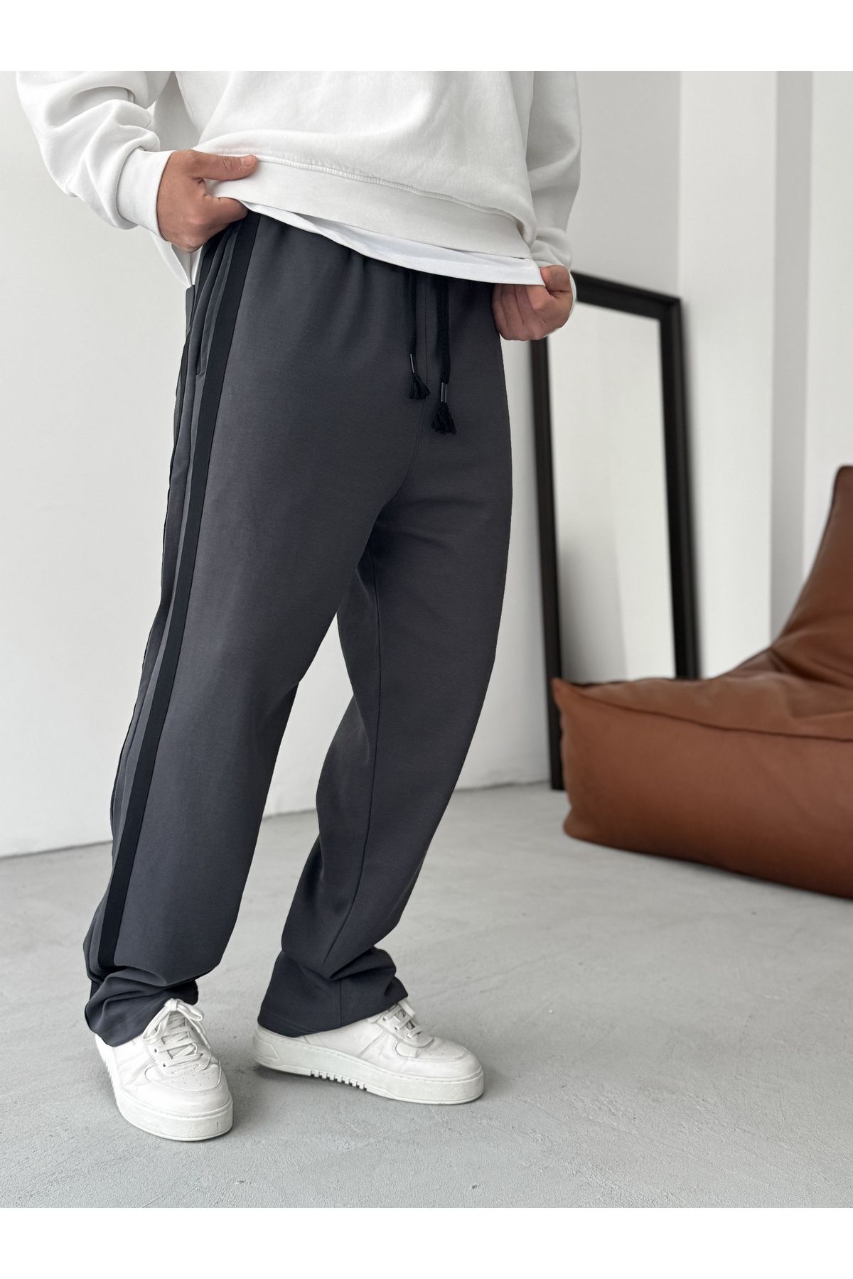 BYBASICMAN-Smoked Double Stripe Pipe Leg Sweatpants Res-5133 4