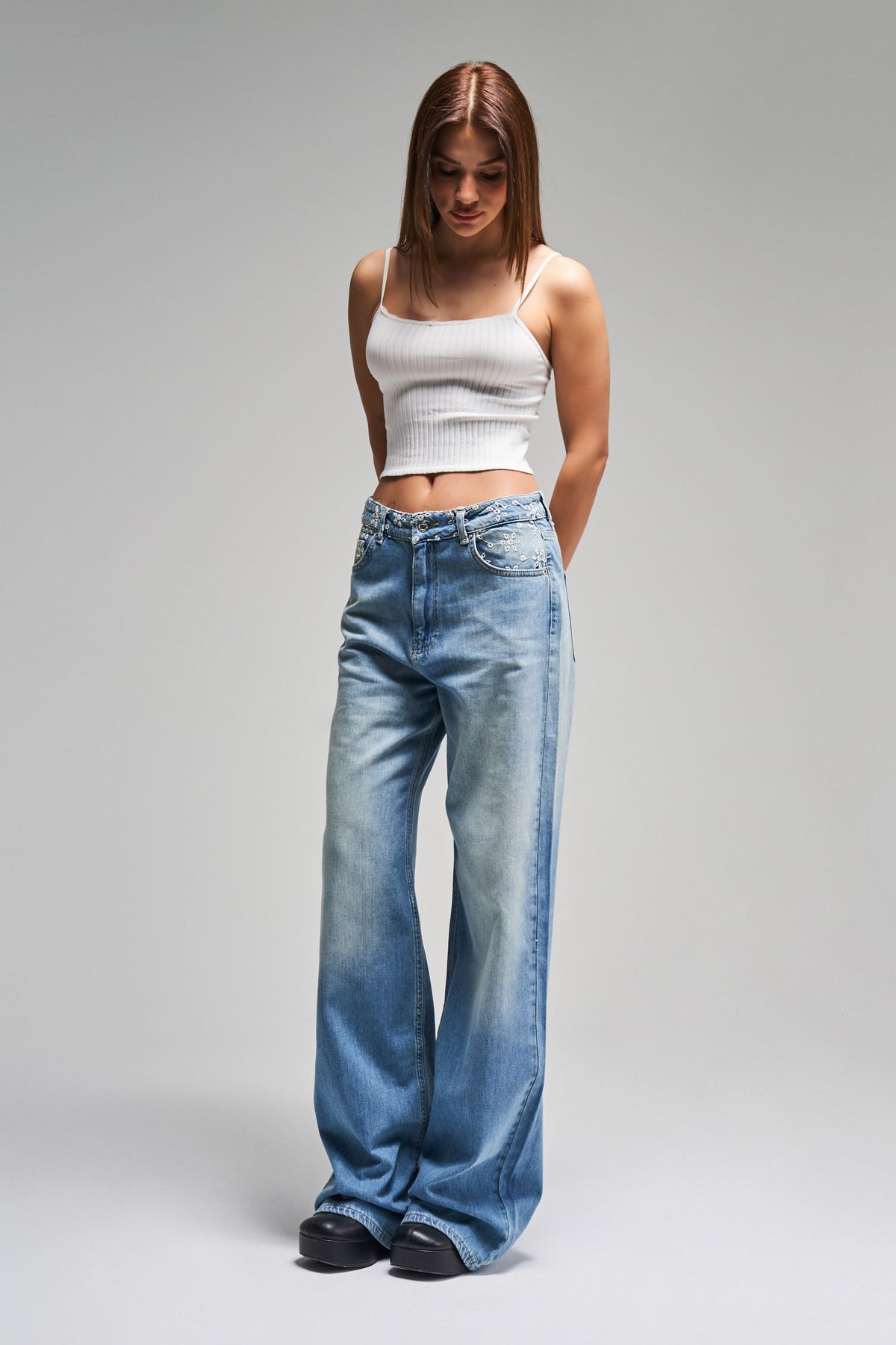 its basic-Curea Yfefen lată Midrise pentru femei, 100% bumbac, blugi din denim cu broderie de flori 5