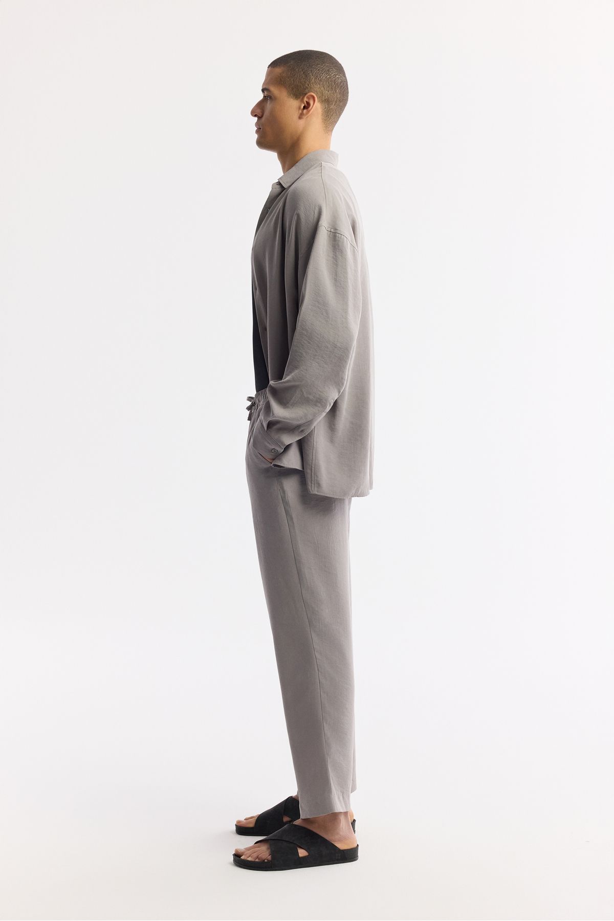 Avva-Men's Nardo Gray Elastic Waist Relaxed Cut Soft Touch Trousers A51Y3031 3