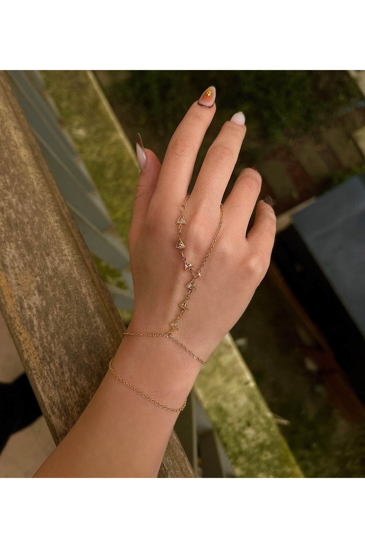 pop up store  14k Altın Kaplama Üçgen Model Taşlı Şahmeran / El Aksesuarı