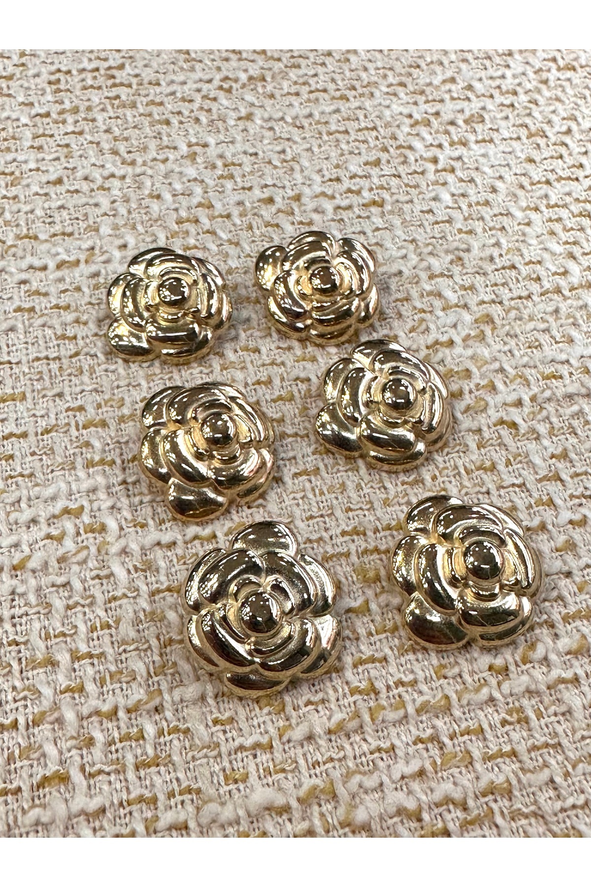 ODDA TASARIM ATÖLYESİ Gold renk çiçek model 6lı düğme seti(2.3cm)