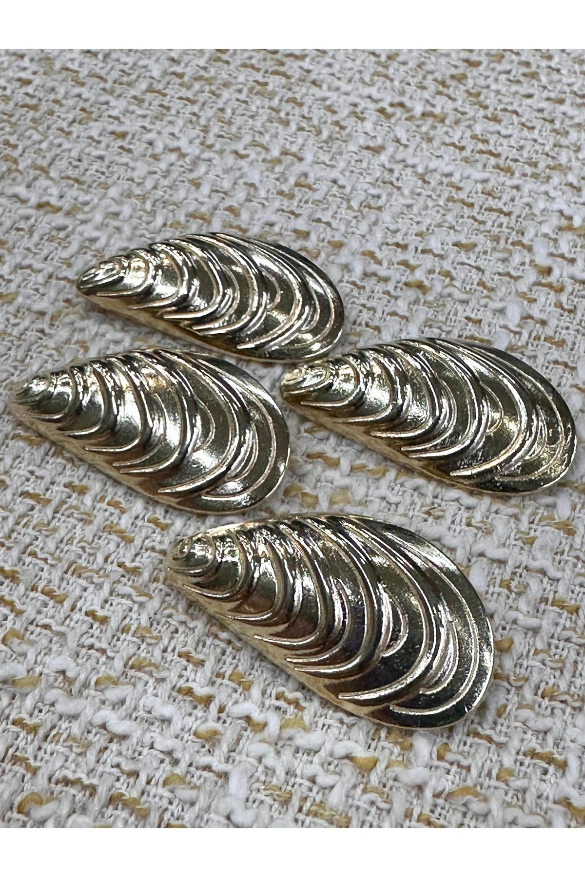 ODDA TASARIM ATÖLYESİ-Set of Large Buttons with Mussel Shell Model Gold Color 3