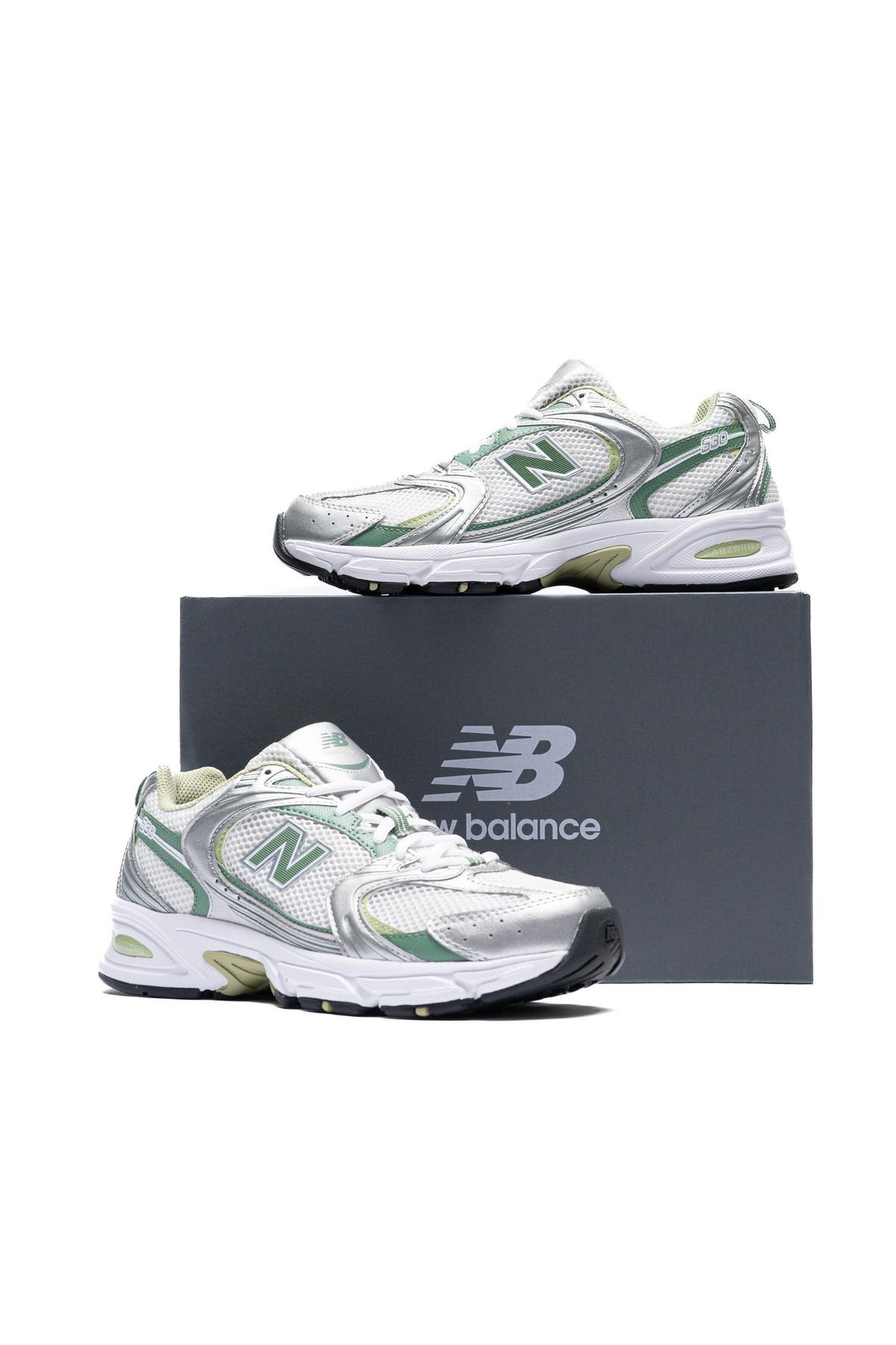 اسنیکر سبز زنانه نقره فلزی مالارد اورجینال New Balance
