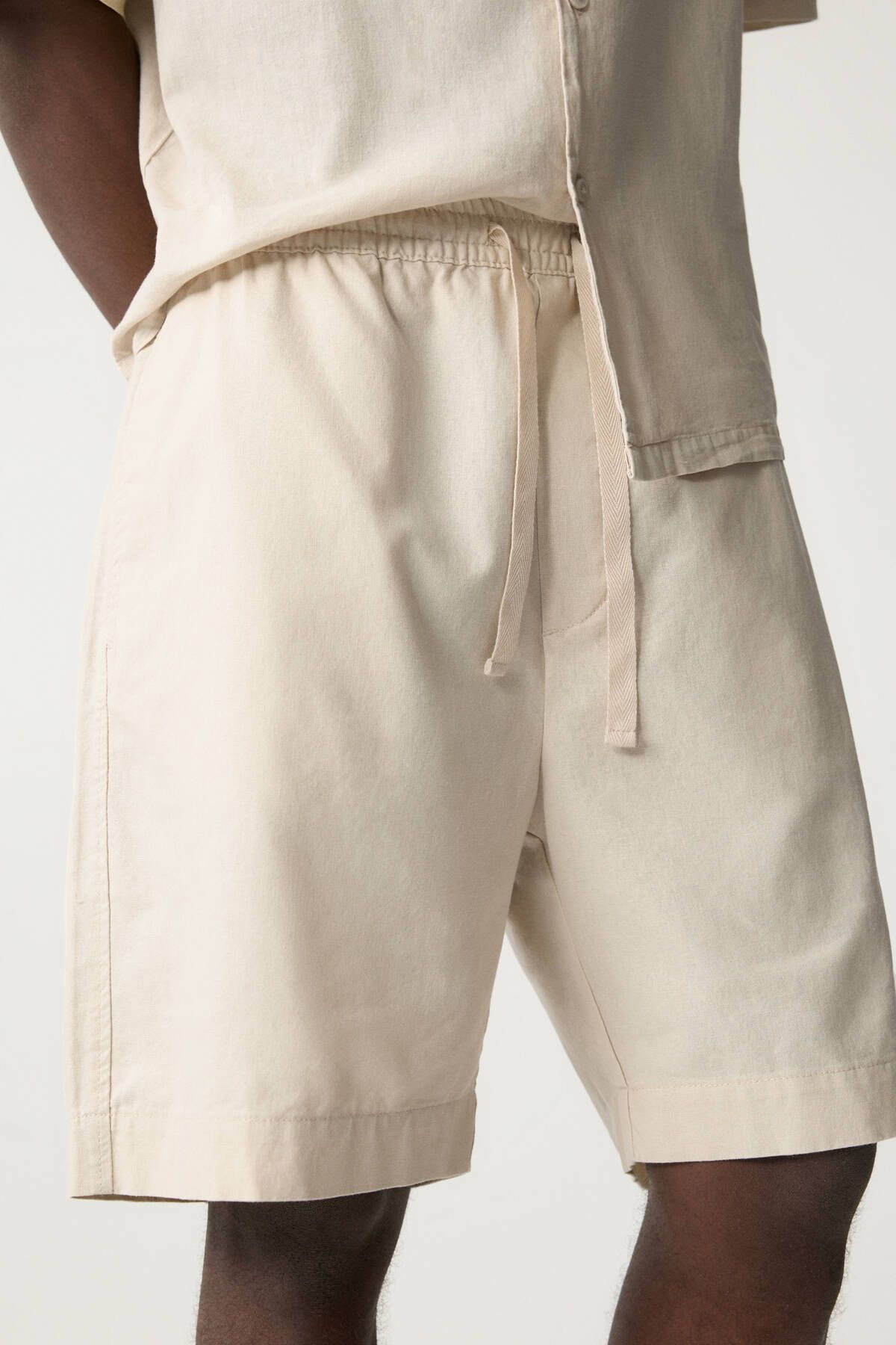 شلوارک و برمودا نود مردانه شورت های با مخلوط کتانی Pull Bear Pull & Bear