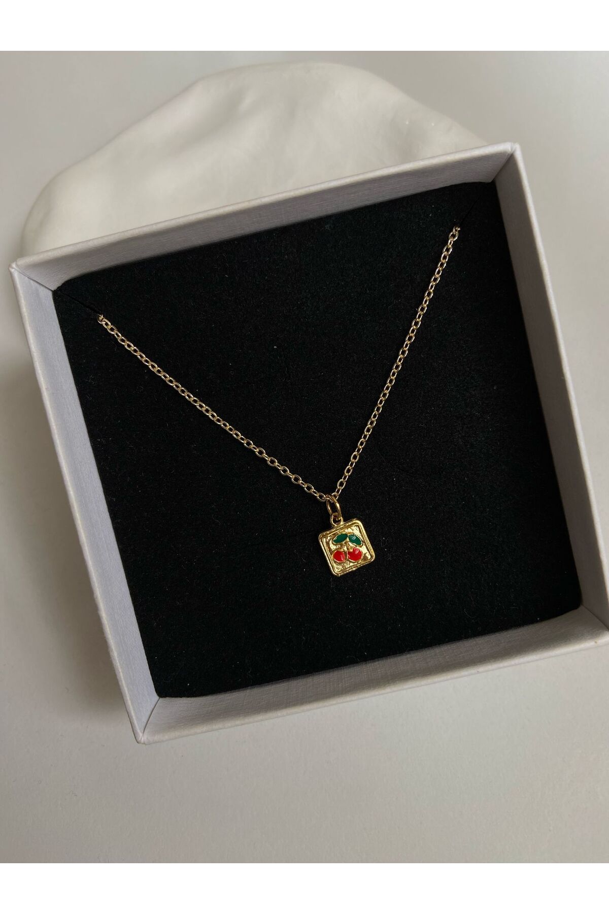 Mini Kiraz Charm Altın Kaplama Gold Kadın Kolye (45 cm) – Sevgililer Günü Özel - Detay Görseli 1