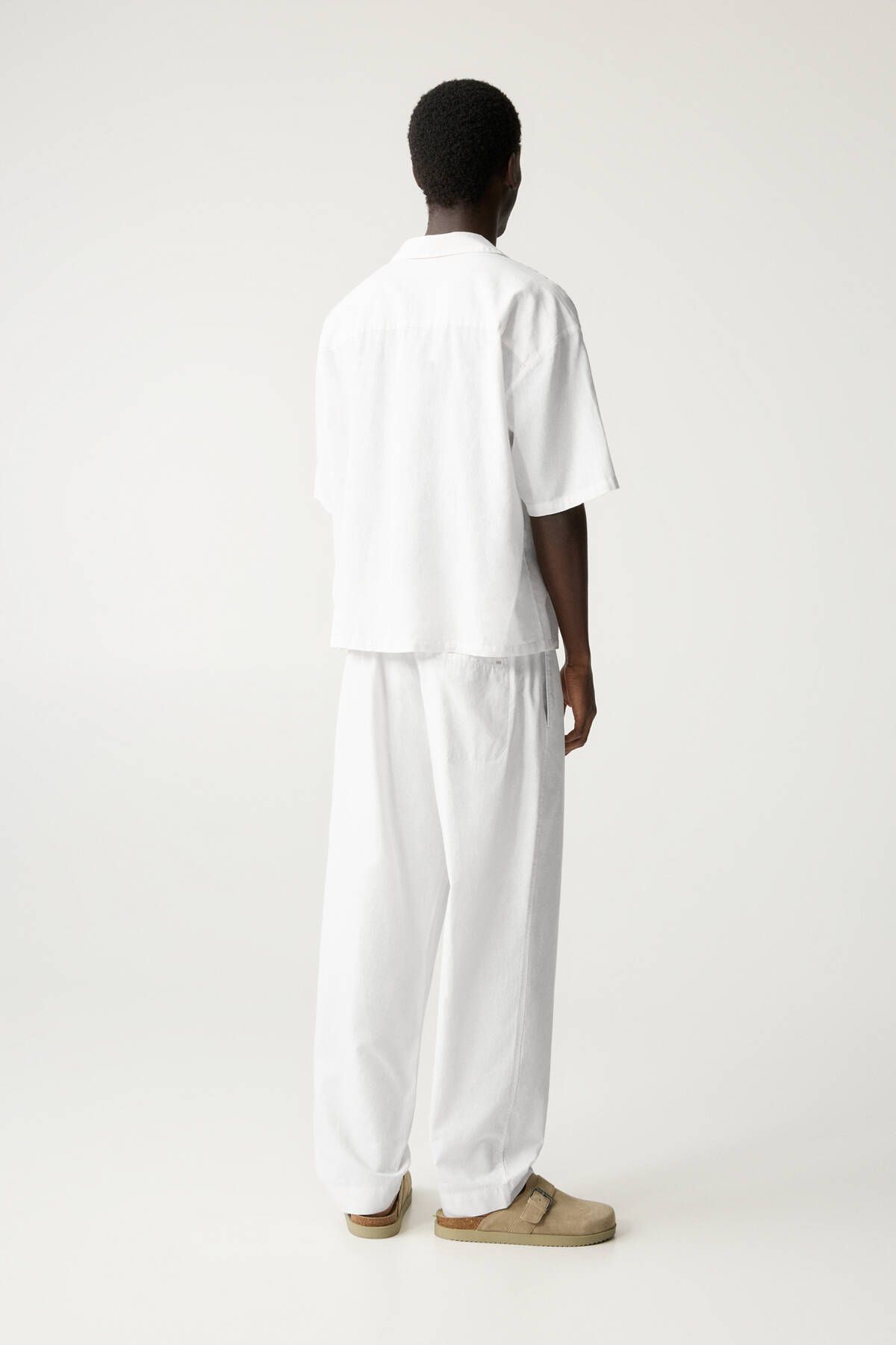 پیراهن / بلوز دکمه دار سفید مردانه آستین مخلوط و کوتاه Pull Bear Pull & Bear