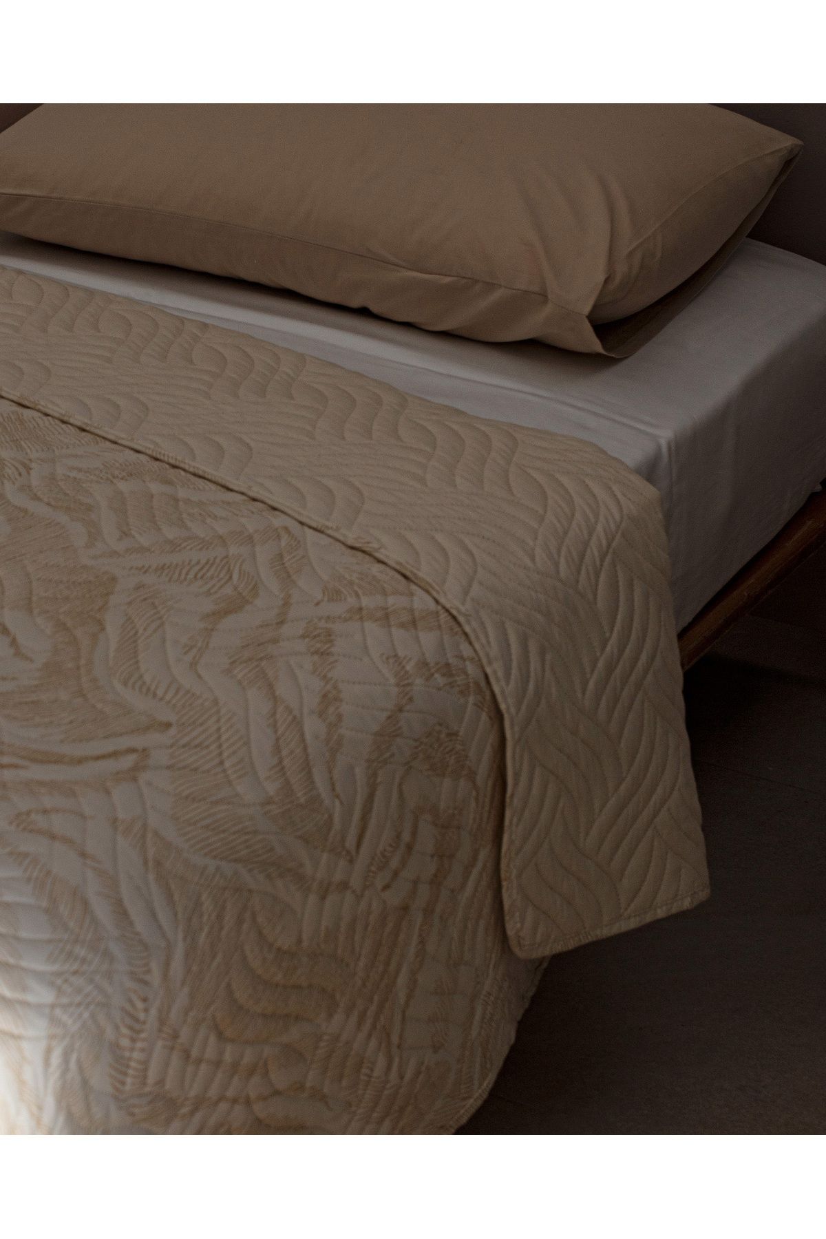 Madame Coco-Beige Printed Double Bedspread 4