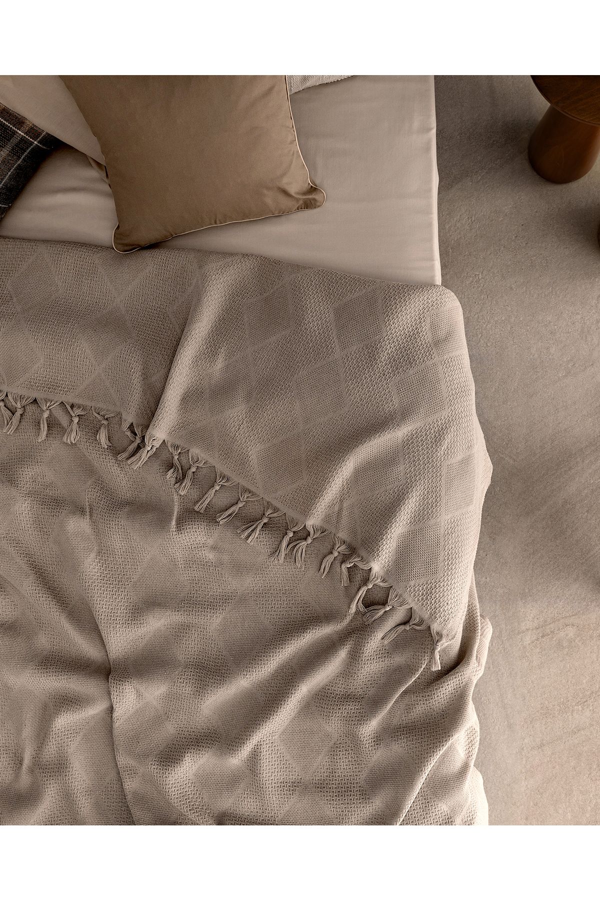 Madame Coco-Basile Double Bedspread 2
