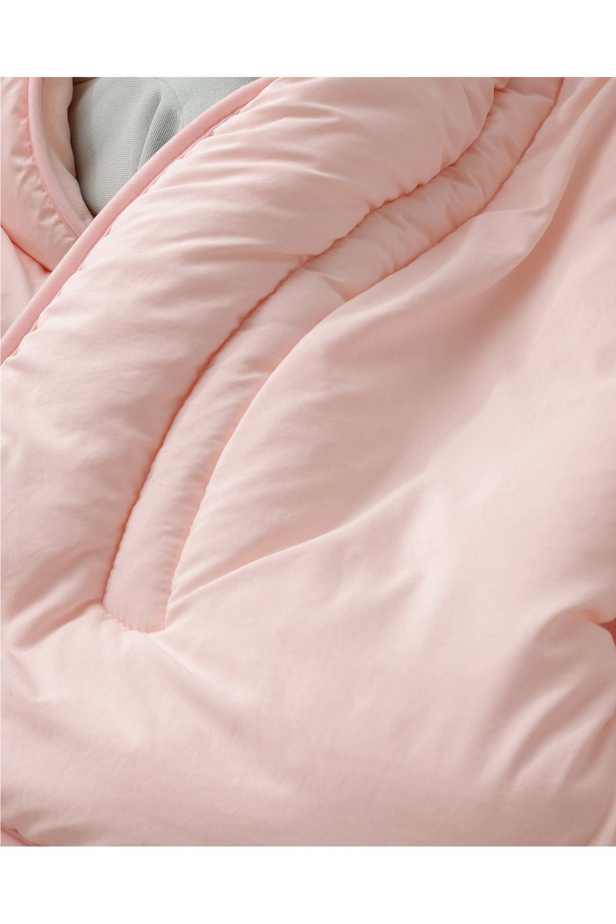 Madame Coco-Carole Single Quilt - Stylish and Comfortable Design 3