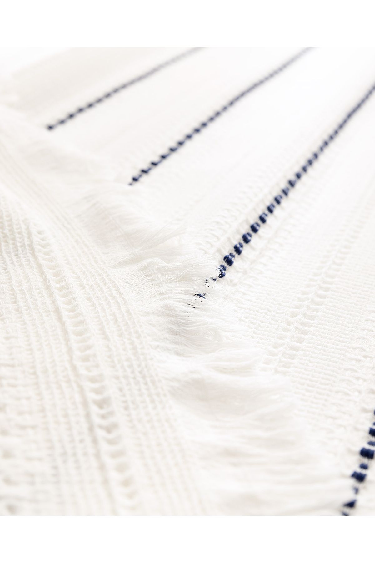 Madame Coco-Envelope Double Bedspread - White 2