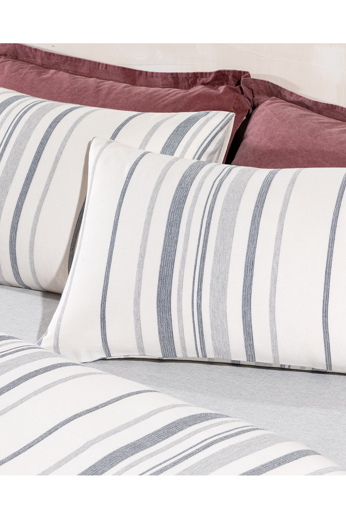 Madame Coco-Colmar Double Beaded Duvet Set 2
