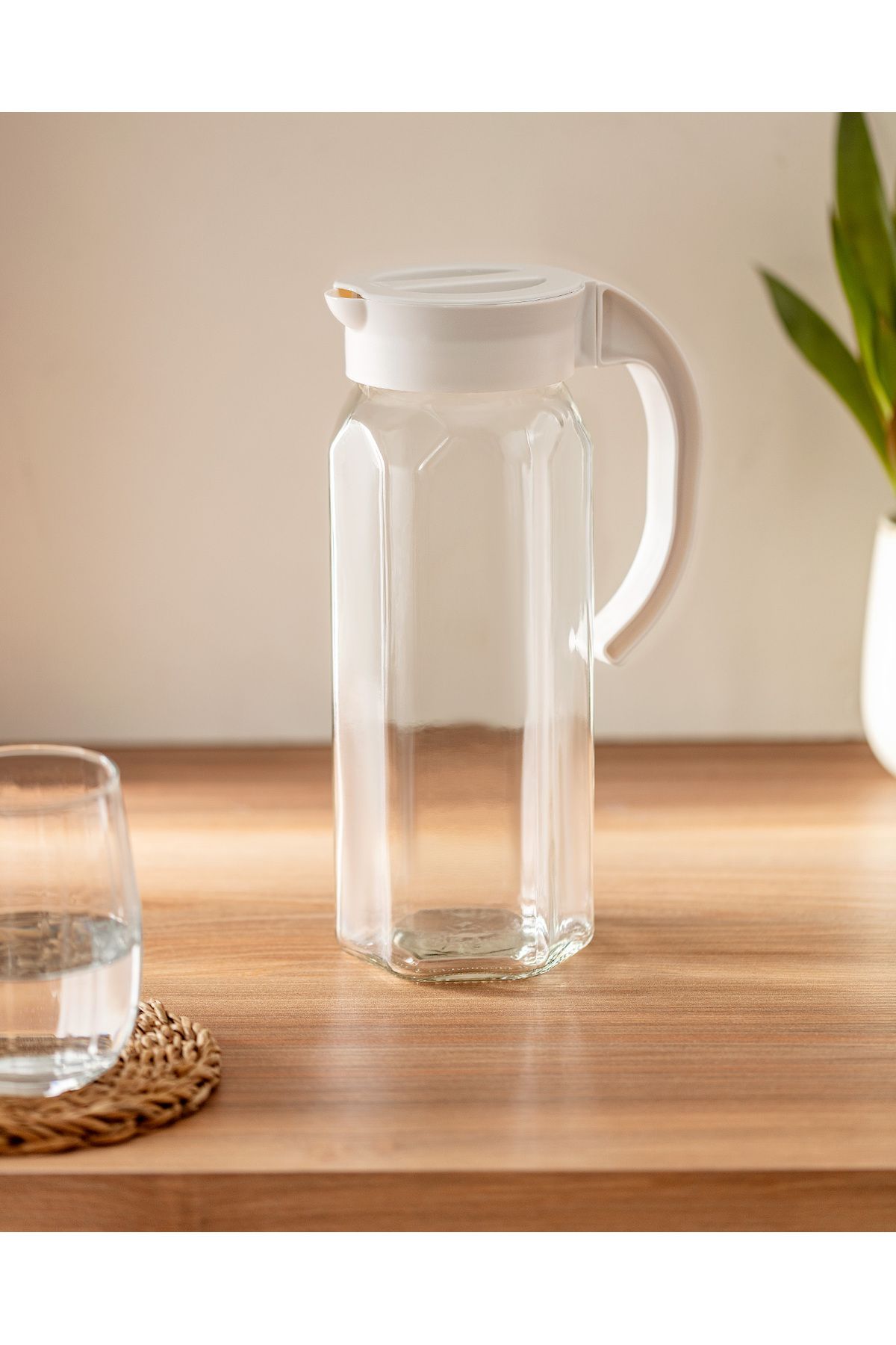Madame Coco-Madelyn Pitcher 1500 ml 2
