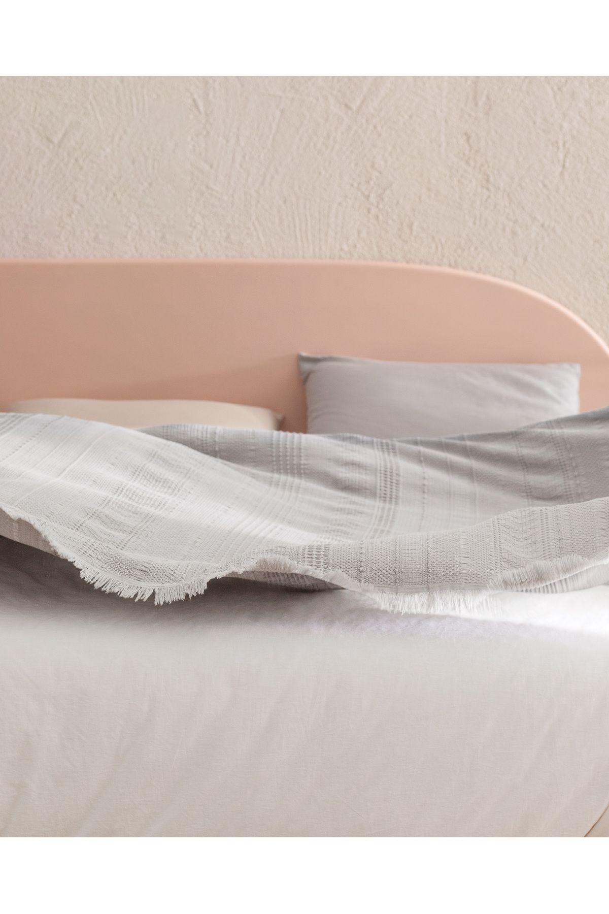 Madame Coco-Lucille King Size Bedspread - Comfortable and Stylish Design 3