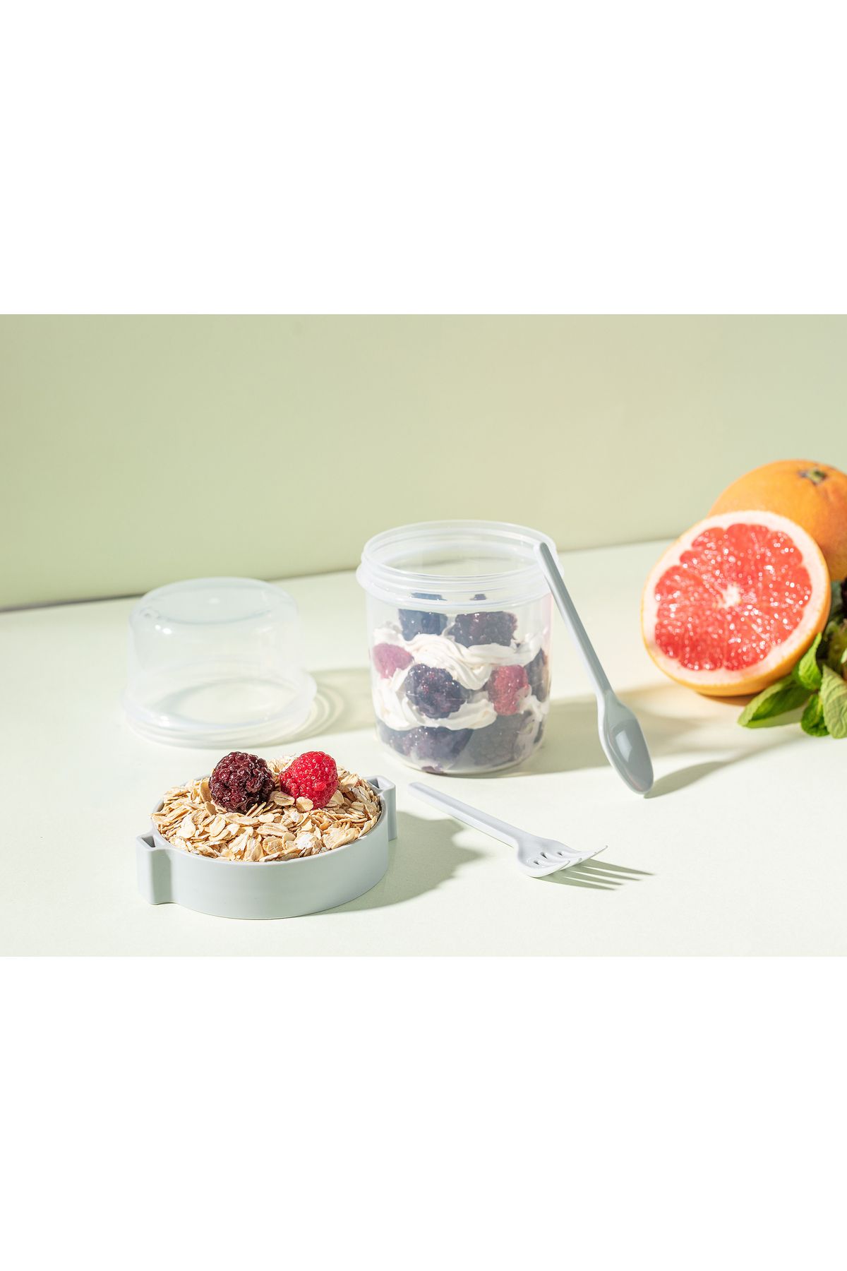 Madame Coco-Clichy Snack Container 3