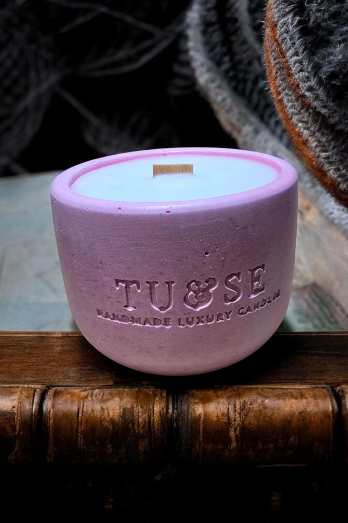 Luxury Pink Concrete Candle – The Charming Touch of the Fire Angel