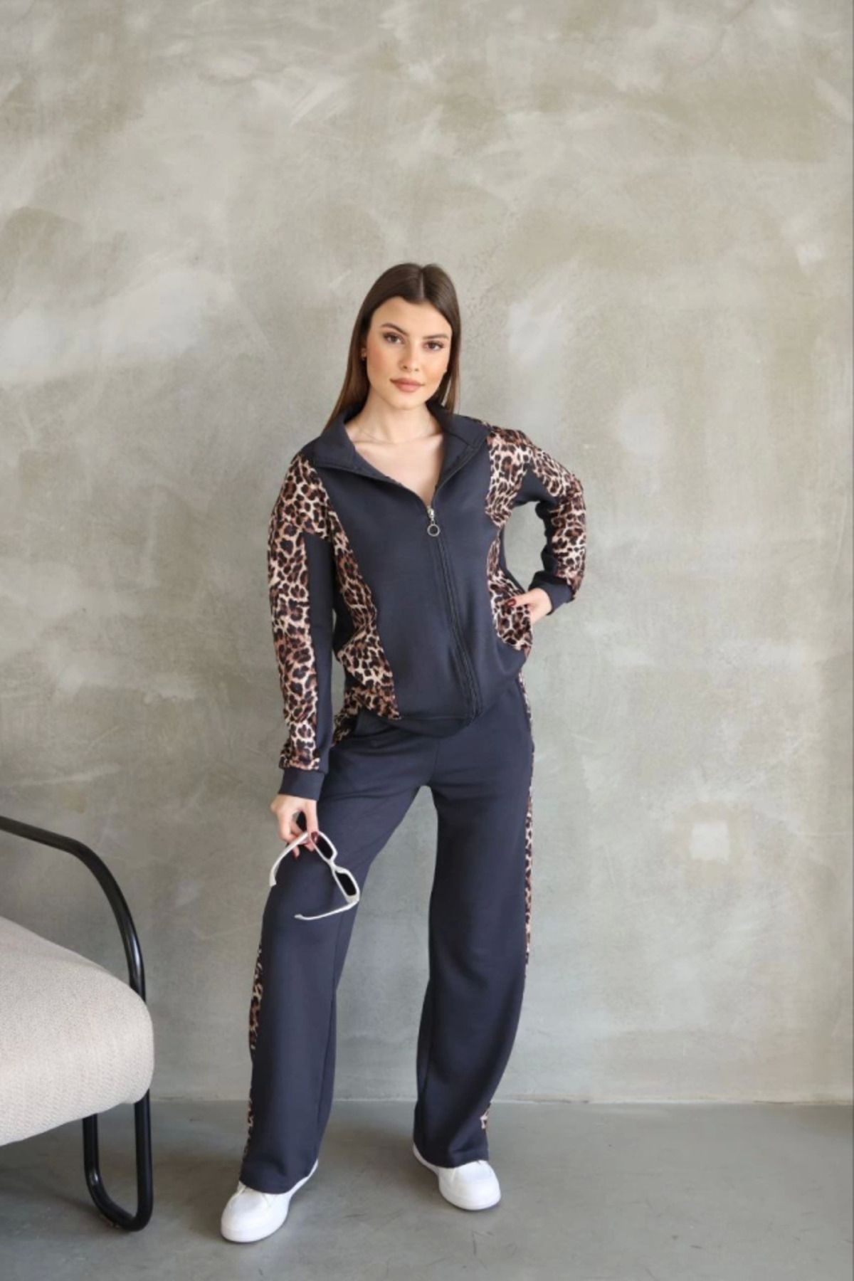 Veronika Mağazacılık-Soft Modal Fabric |   Hooded Leopard Pattern |   Zippered Suit - Antr 2