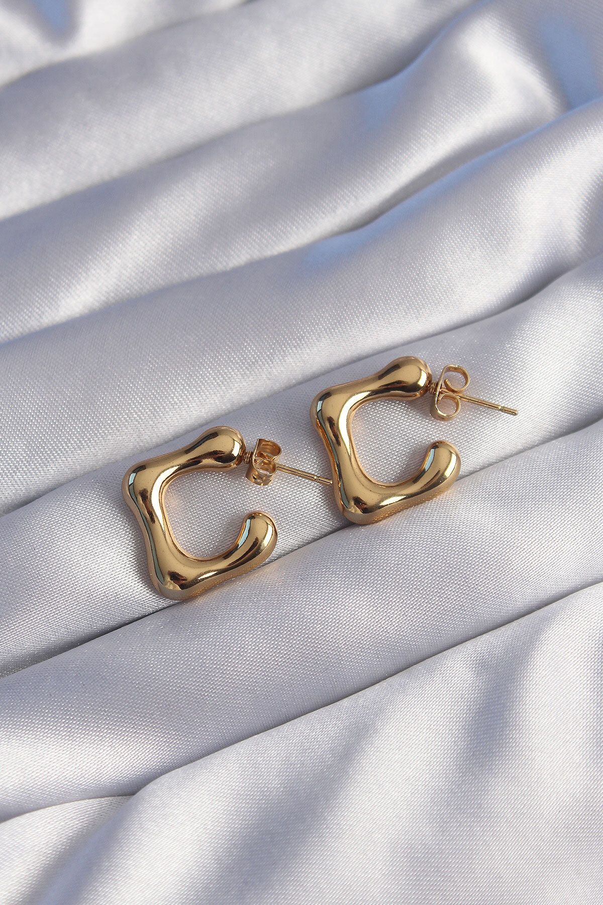 LovelymCo 316L Çelik Gold Renk İçi Boş Bubble Kalp Küpe
