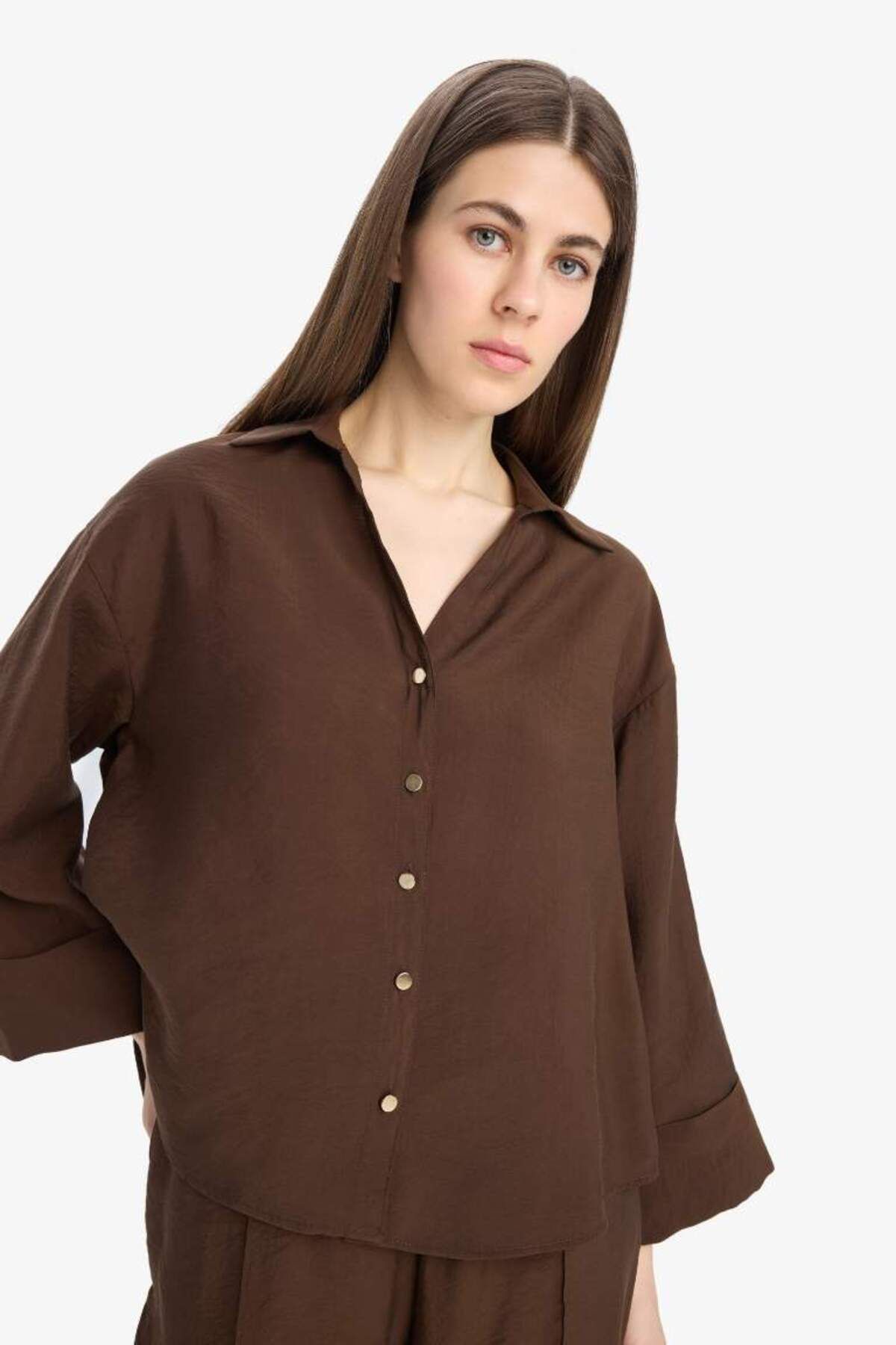 DeFacto Yeni Sezon Loose Fit Apaşk Yaka Basic Düz Uzun Kollu Gömlek