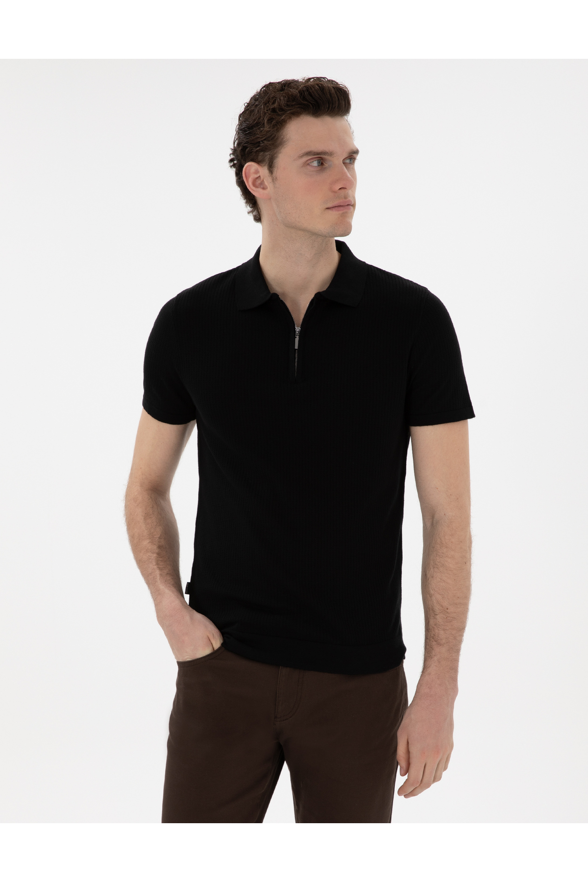 پیر کاردین تی‌شرت یقه گرد مشکی اسلیم فیت زیپ‌دار کد ۵۰۳۰۳۶۰۵-VR046