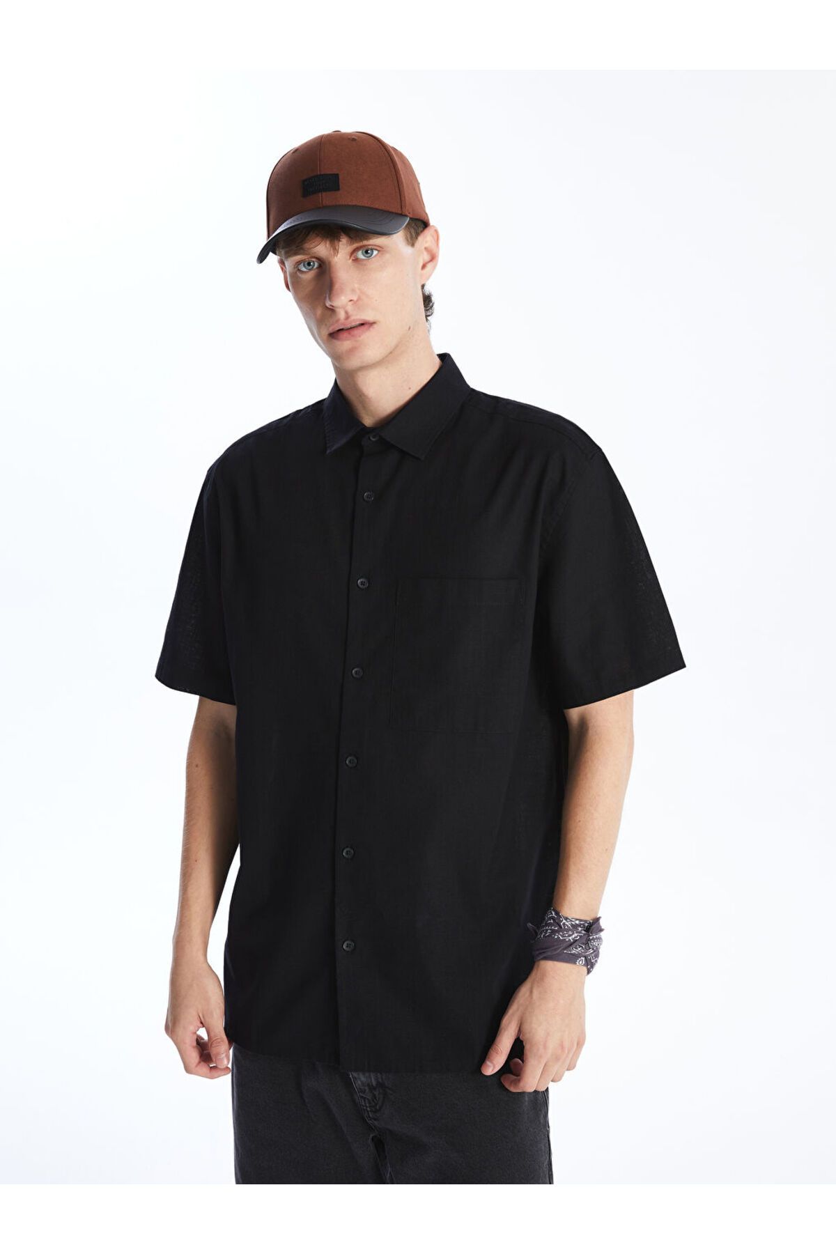 LC Waikiki Yeni Sezon Regular Fit Kisa Kollu Poplin Erkek Gomlek - S4DR89Z8