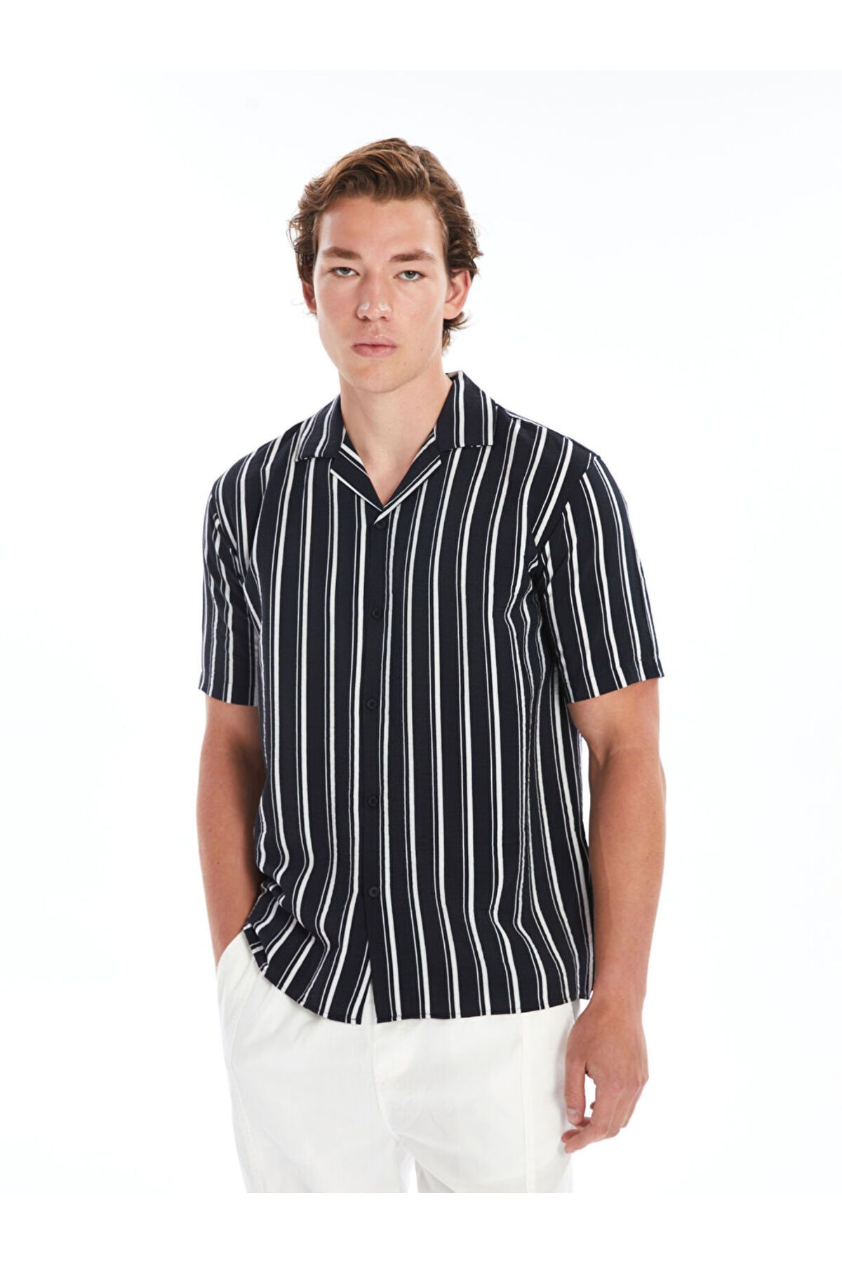 LC Waikiki LCW Regular Fit Kısa Kollu Çizgili Viskon Erkek Gömlek
