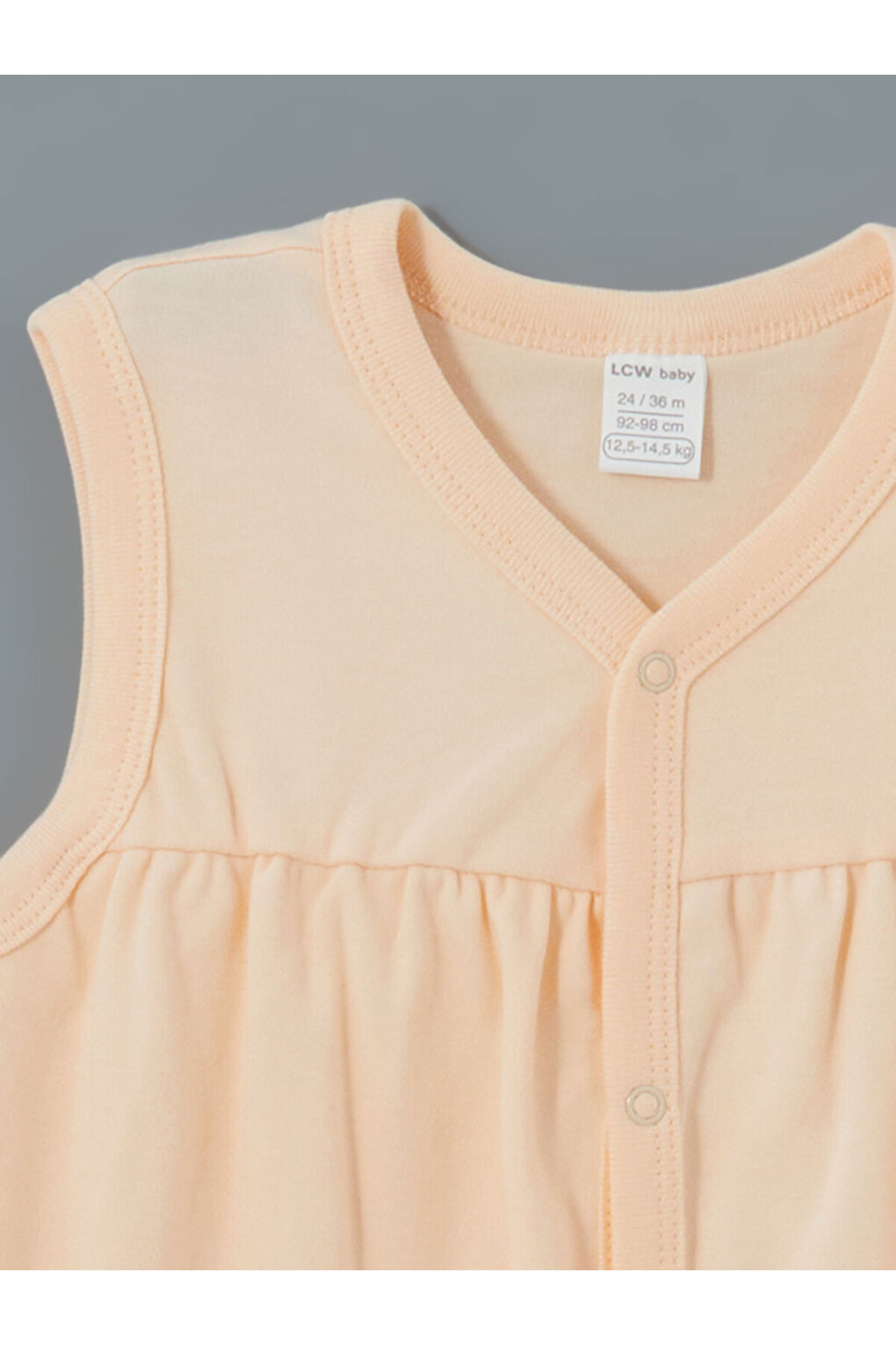 LC Waikiki LCW V Yaka Basic Kız Bebek Yelek Fashion fotoğrafı 6 (önizleme)