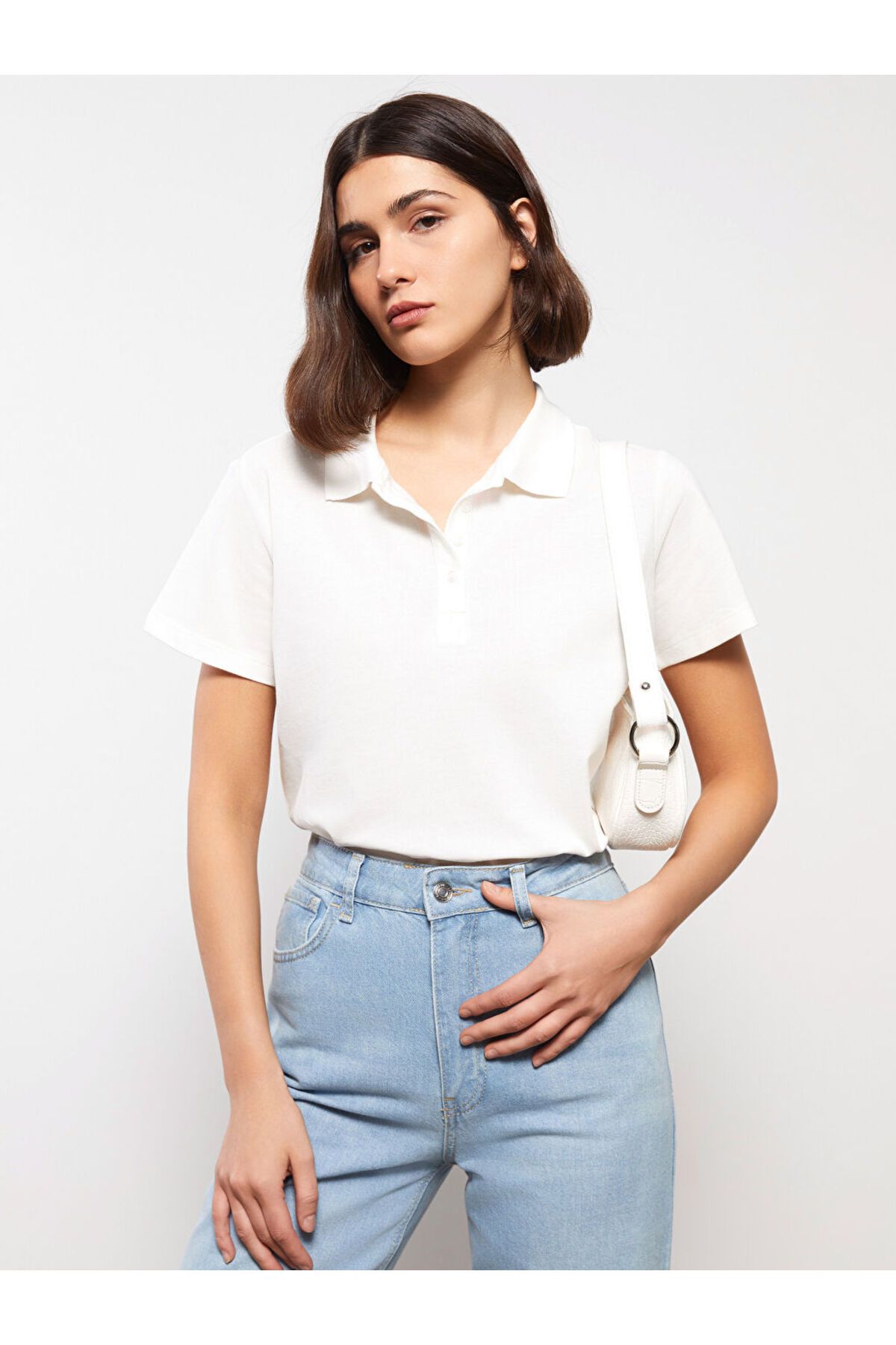 LC Waikiki Yeni Sezon Polo Yaka Duz Kisa Kollu Kadin Tisort - S33963Z8