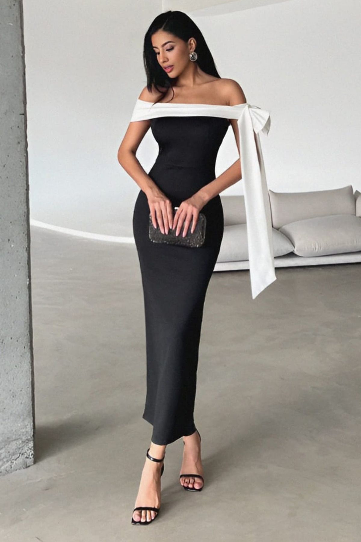 complete the look image