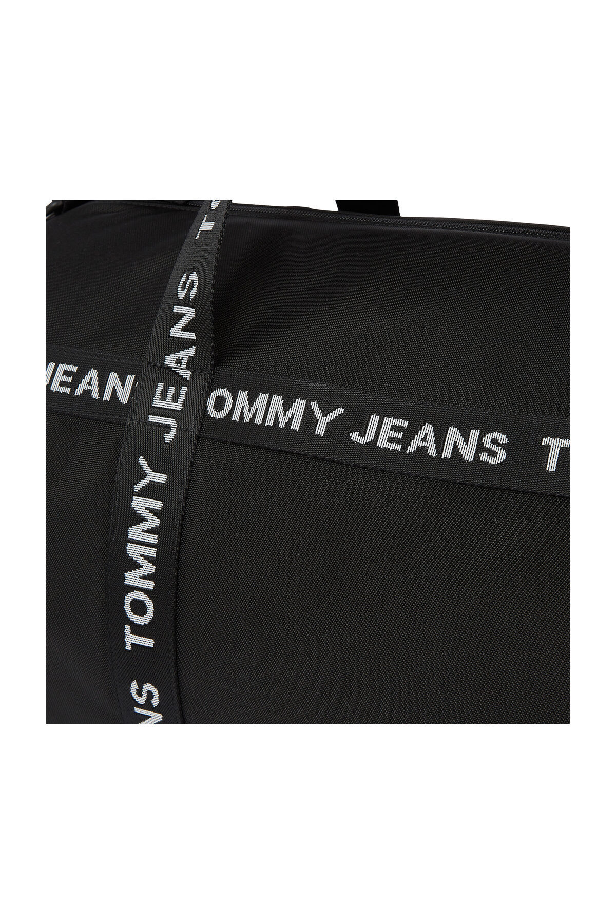 تامی هیلفیگر دافل ضروری TJM