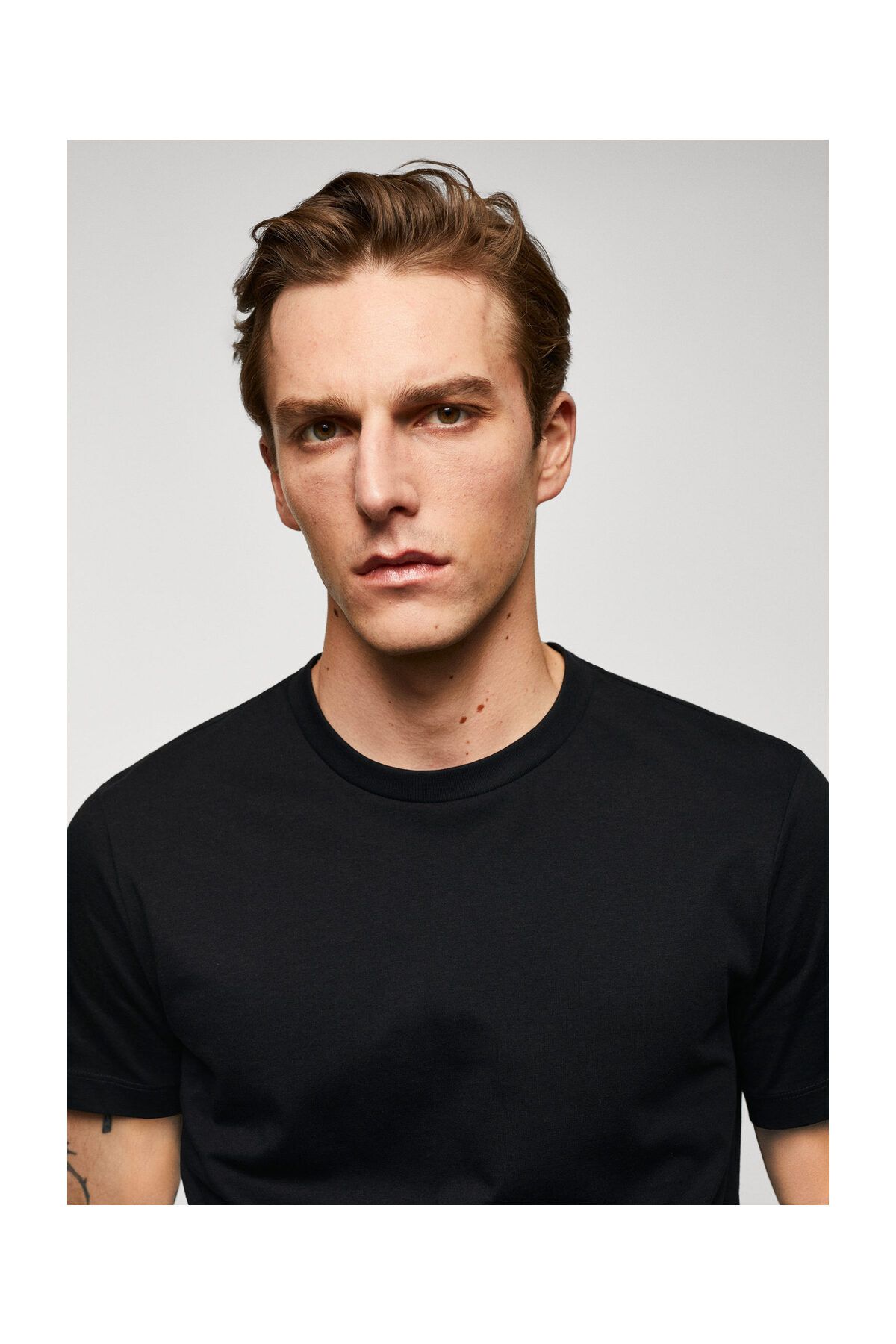 MANGO Man-Basic-T-Shirt aus Baumwollstretch 3