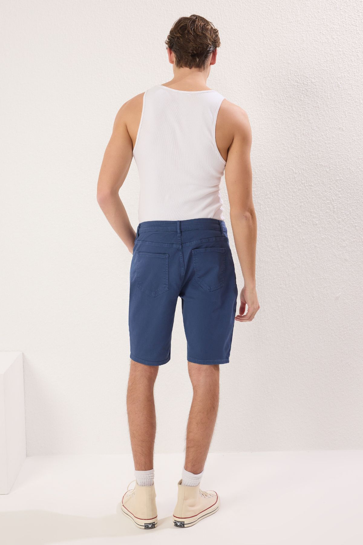 Trendyol Collection-індиго Джинси з джинсової тканини Regular Fit з еластичного матеріалу Сорт Бермуди TMNSS23SR00067 4