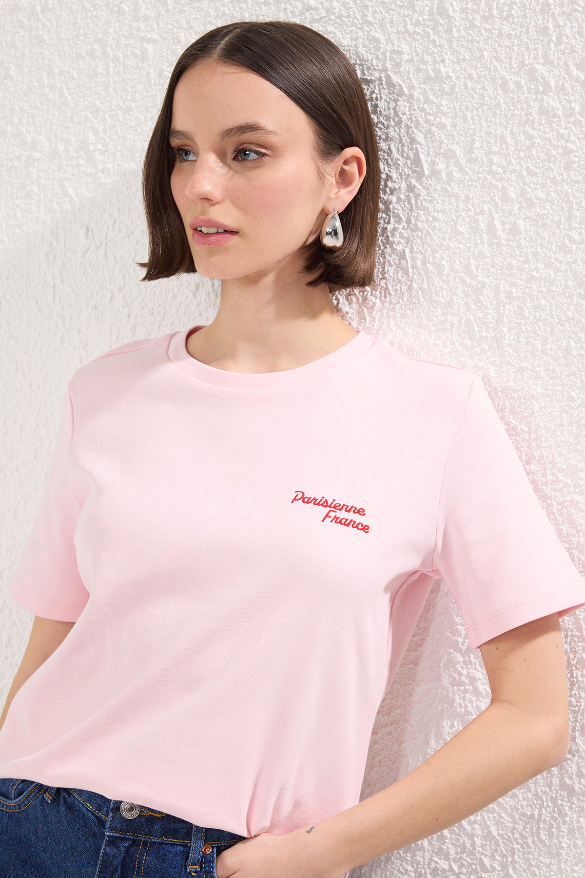 Trendyolmilla  Pembe Slogan Baskılı Kalın Kumaşlı Regular Kalıp Örme T-Shirt TWOSS25TS00159