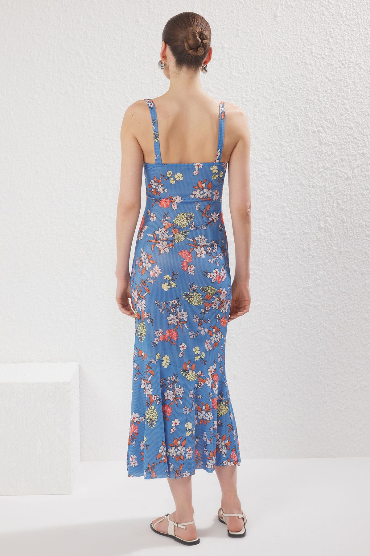 Trendyol Collection-Εύκαμπτο πλεκτό μάξι μολύβι φόρεμα με λουράκι Indigo που κάθεται στο σώμα TWOSS24EL00682 4